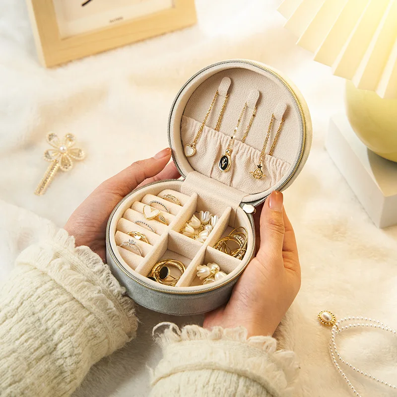 Round Travel Jewelry Box Women Ladies PU Jewelry Storage Organizer Necklace Earrings Rings Display Mini Gift Box
Round Travel Jewelry Box Women Ladies PU Jewelry Storage Organizer Necklace Earrings Rings Display Mini Gift Box