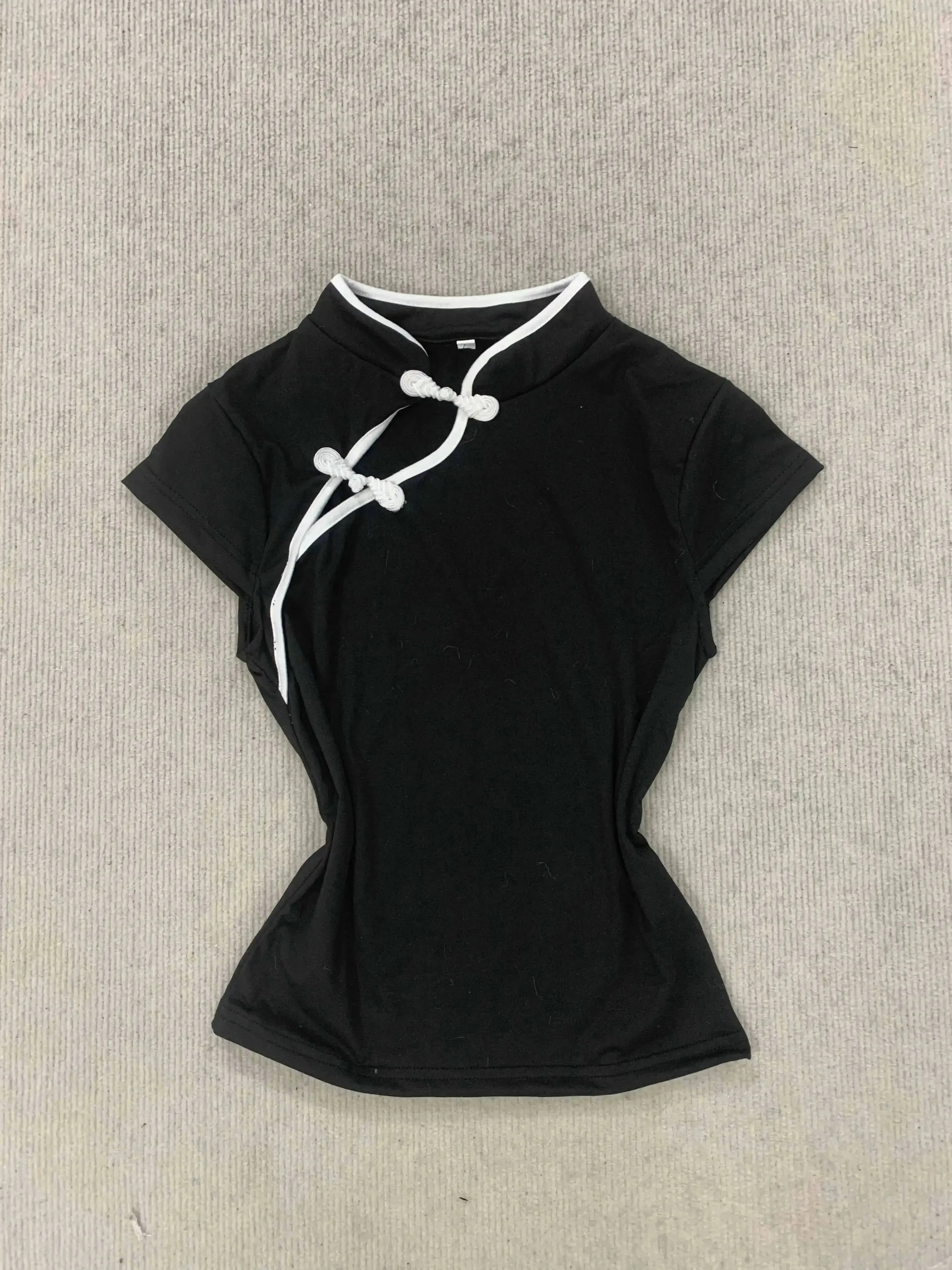 New Chinese Style Buckle Classics Niche Design Aesthetics T-shirt Fashionable Slim Cheongsam Collar Short Sleeved Tops For Women
New Chinese Style Buckle Classics Niche Design Aesthetics T-shirt Fashionable Slim Cheongsam Collar Short Sleeved Tops For Women