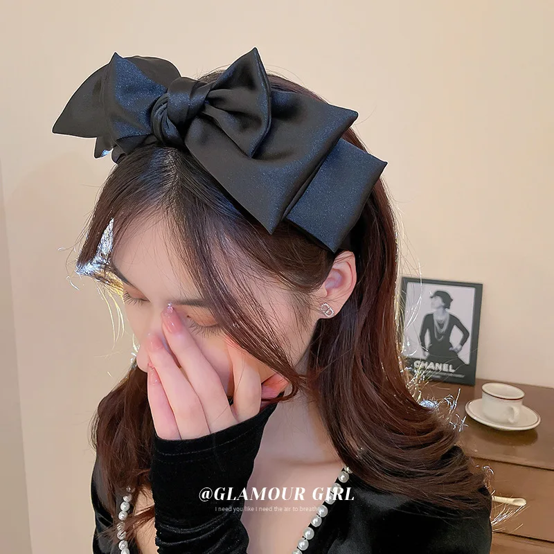 Fashion Hair Hoop Hair Bands for Women Girl New Y2K Cloth Bowknot Temperament Versatile Wide Hairband Hair Accessories Headwear
Fashion Hair Hoop Hair Bands for Women Girl New Y2K Cloth Bowknot Temperament Versatile Wide Hairband Hair Accessories Headwear
