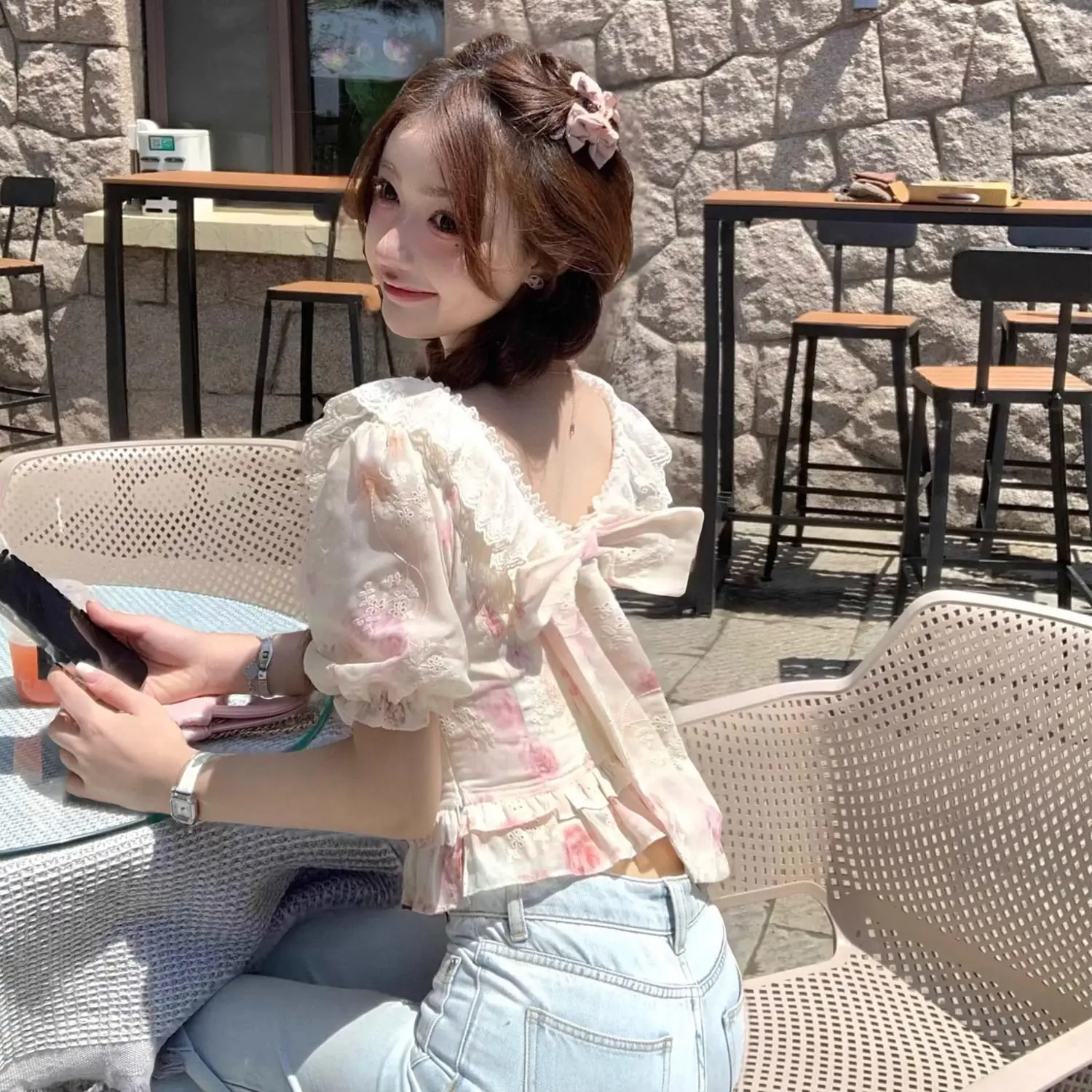 2026 New Summer French Floral Lace Top Elegant Slim Fit Bow Decor Ruffle Casual Blouse
2026 New Summer French Floral Lace Top Elegant Slim Fit Bow Decor Ruffle Casual Blouse