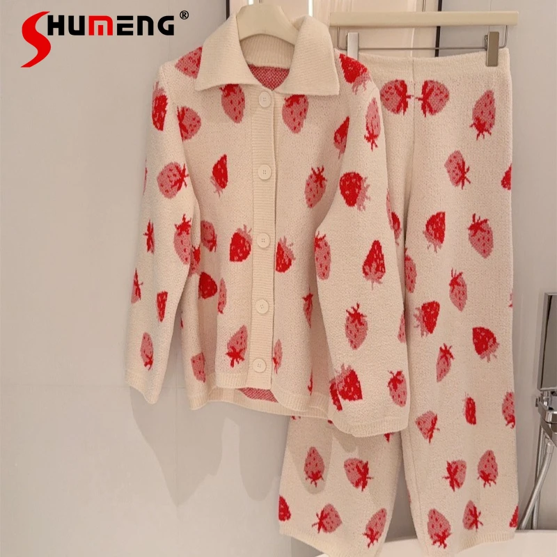 Long Sleeve Long Pants Homewear Female Winter Double Jacquard Thickened Velvet Sleep Set Women Sweet Strawberry Loungewear
Long Sleeve Long Pants Homewear Female Winter Double Jacquard Thickened Velvet Sleep Set Women Sweet Strawberry Loungewear