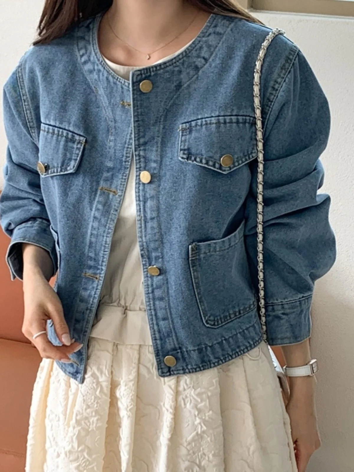 Loose Fit round Ne Denim Jaet Women's Faionable Vintage Single Button ort Top for Early Autumn Spring And Winter
Loose Fit round Ne Denim Jaet Women's Faionable Vintage Single Button ort Top for Early Autumn Spring And Winter
