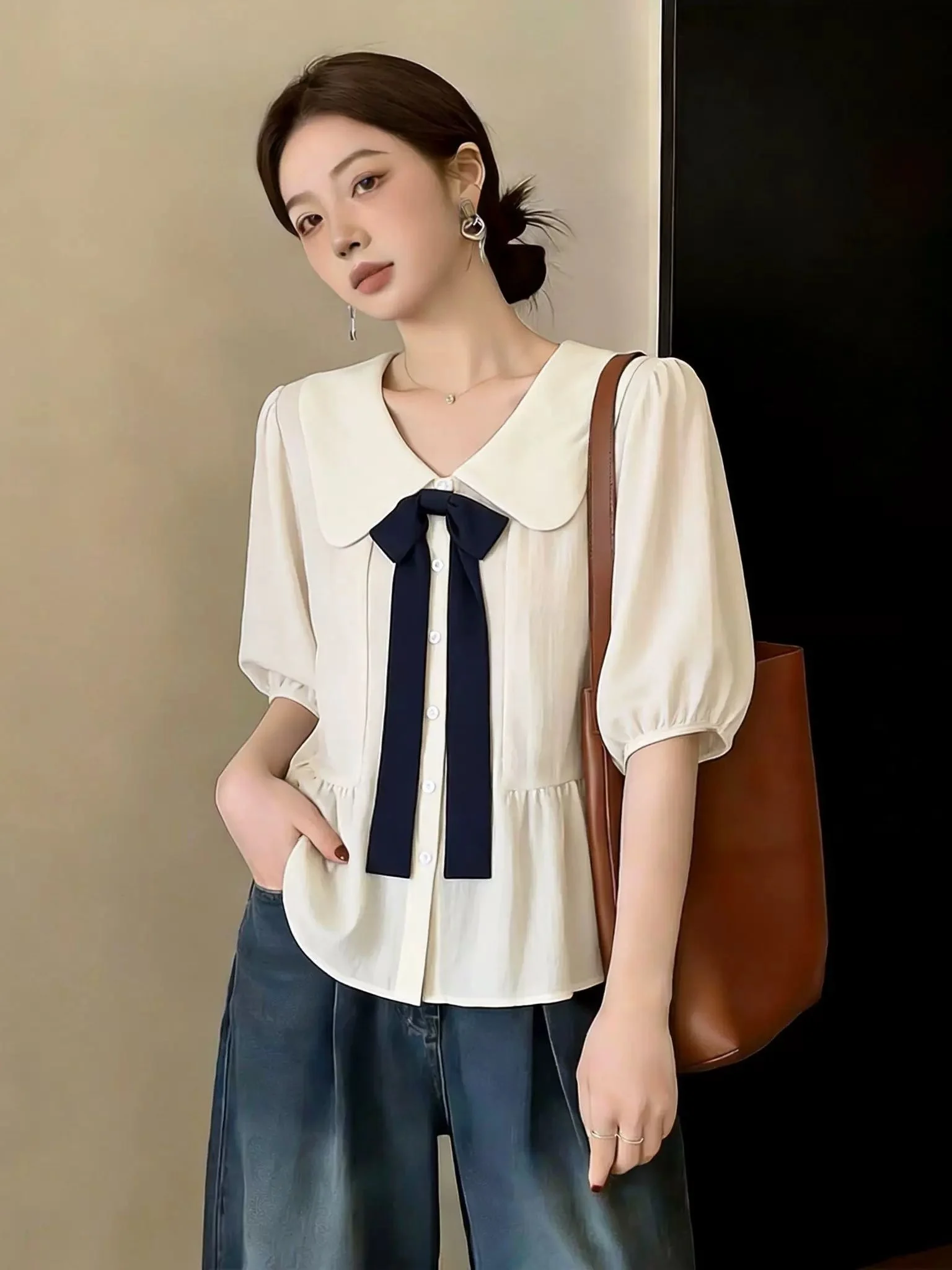 Cute Knot Doll Collar Short Sleeve Shirt Women's plus Size Summer New Style Korean Version Loose Fit Commute Wind
Cute Knot Doll Collar Short Sleeve Shirt Women's plus Size Summer New Style Korean Version Loose Fit Commute Wind