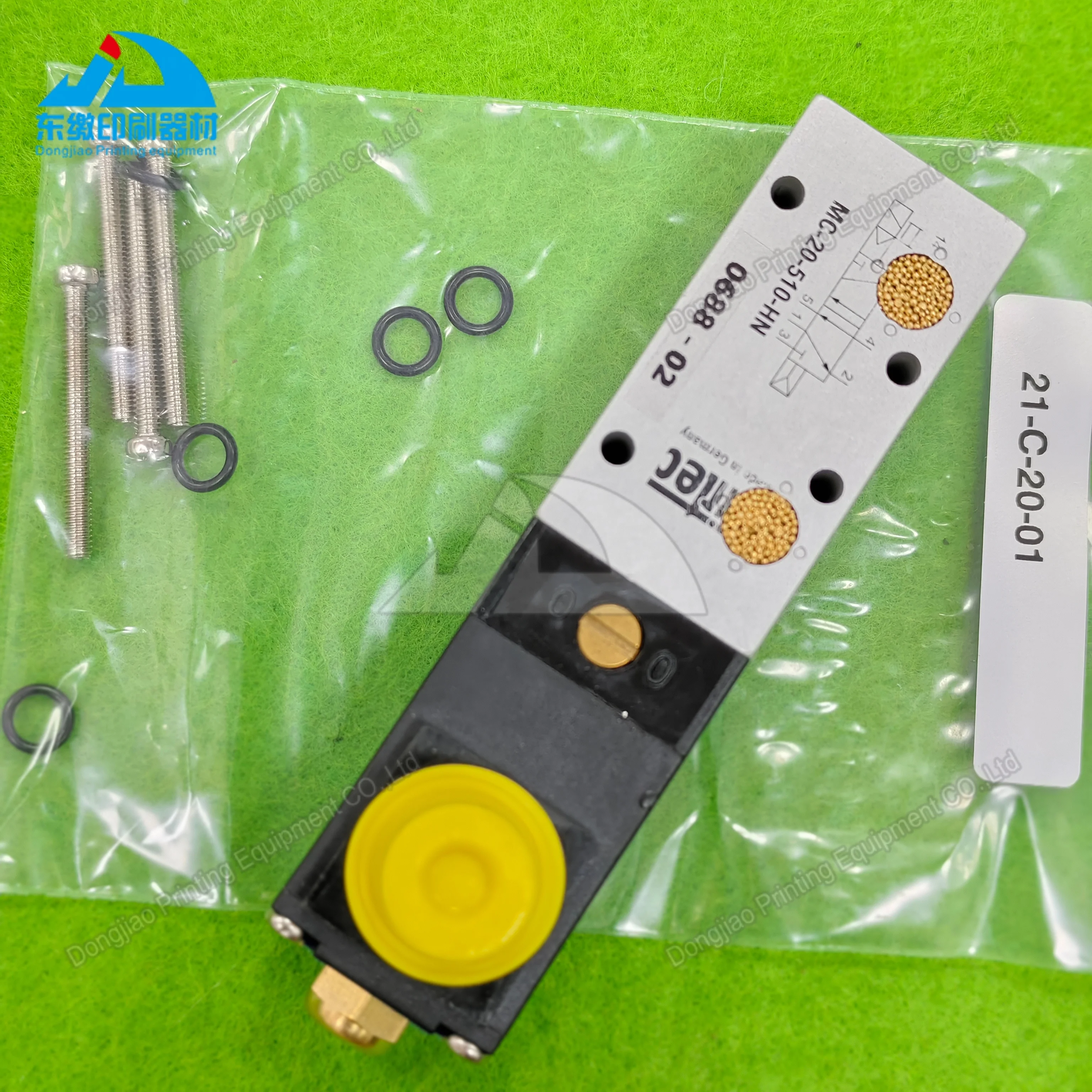 0688-02 0688-03 Solenoid Valve for Man Roland 700 Printing Machinery Spare Parts Blower Suction Separator Solenoid Valve
0688-02 0688-03 Solenoid Valve for Man Roland 700 Printing Machinery Spare Parts Blower Suction Separator Solenoid Valve