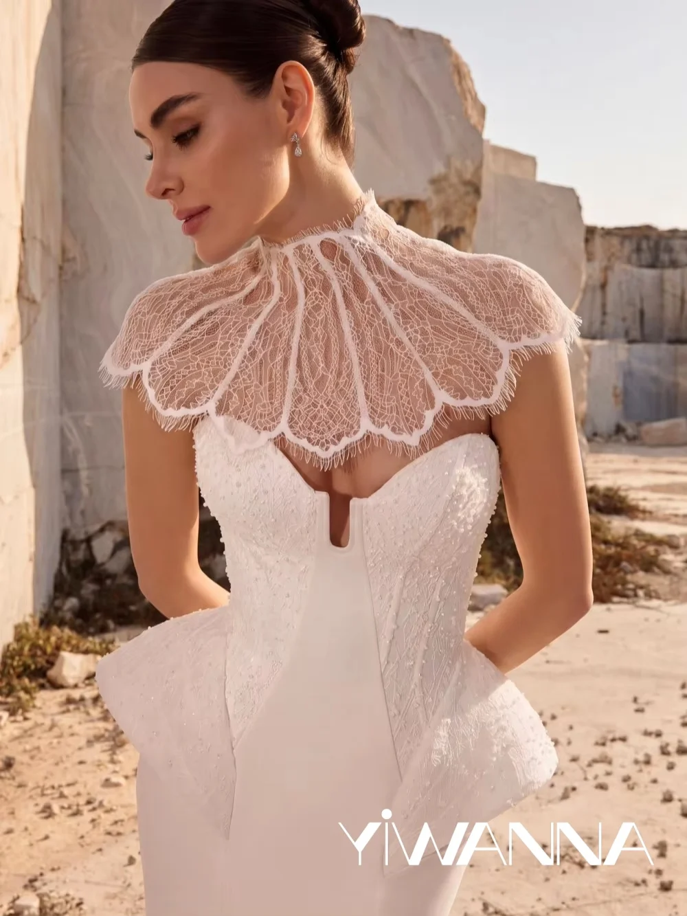 New Arrival Elegant Satin Wedding Dress Detachable Sleeve Shinny Beaded Bridal Gown Customized Ivory Lace Dresses For Bride
New Arrival Elegant Satin Wedding Dress Detachable Sleeve Shinny Beaded Bridal Gown Customized Ivory Lace Dresses For Bride