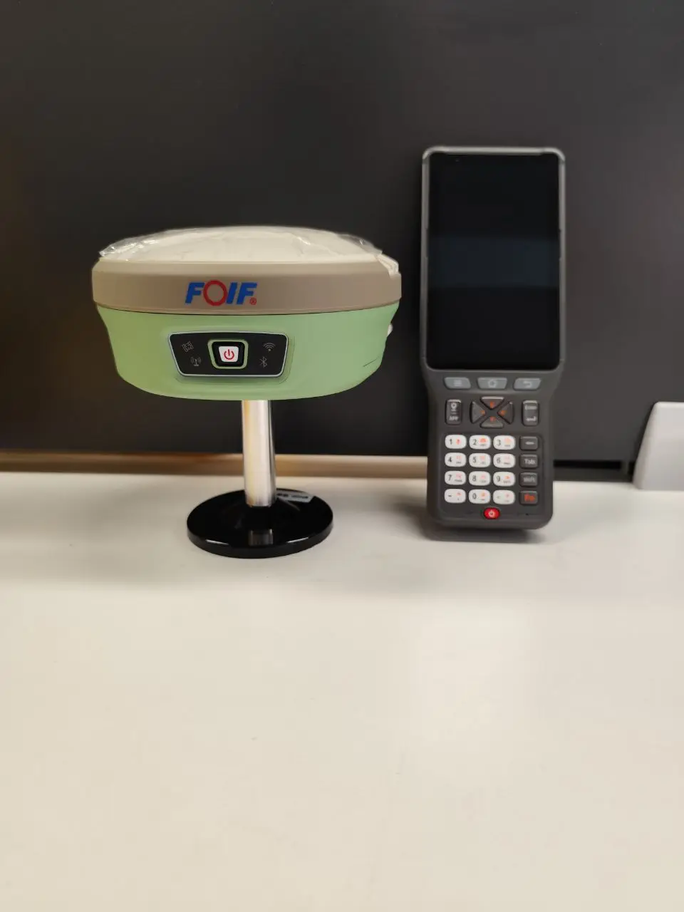 Foif A90 GPS RTK With 1408 Channels And Removable Battery GNSS RTK
Foif A90 GPS RTK With 1408 Channels And Removable Battery GNSS RTK