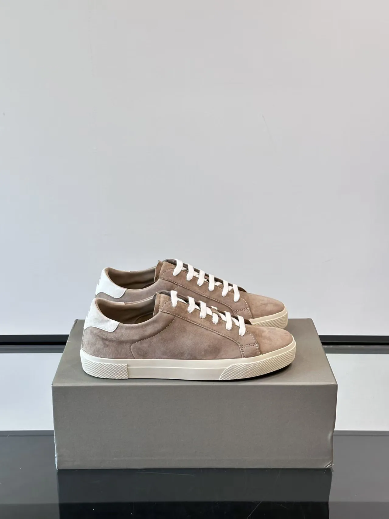 Men Thick Platform Suede Leather Patchwork Casual Shoes Lace Up Low Cut Round Toe Skateboard Shoes Outside Joggers Sneakers 24
Men Thick Platform Suede Leather Patchwork Casual Shoes Lace Up Low Cut Round Toe Skateboard Shoes Outside Joggers Sneakers 24