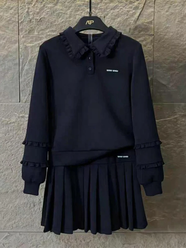 Женский осенний комплект плиссированной юбки с воротником-стойкой, новый костюм из двух предметов, повседневный свободный крой, длинный све, чистый цвет
Женский осенний комплект плиссированной юбки с воротником-стойкой, новый костюм из двух предметов, повседневный свободный крой, длинный све, чистый цвет