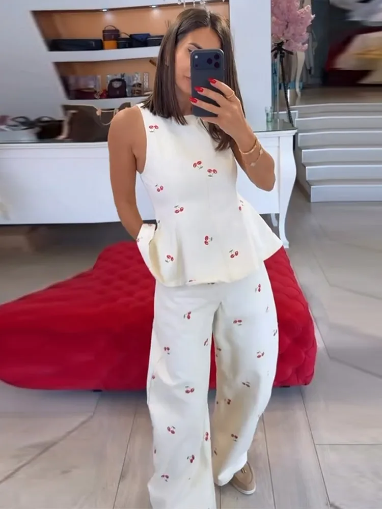 Cherry Printed Women's Top Pant Sets Casual O-neck Sleeveless Slim Top High Waist Wide Leg Pants Two Piece Set Women 2026 Summer
Cherry Printed Women's Top Pant Sets Casual O-neck Sleeveless Slim Top High Waist Wide Leg Pants Two Piece Set Women 2026 Summer