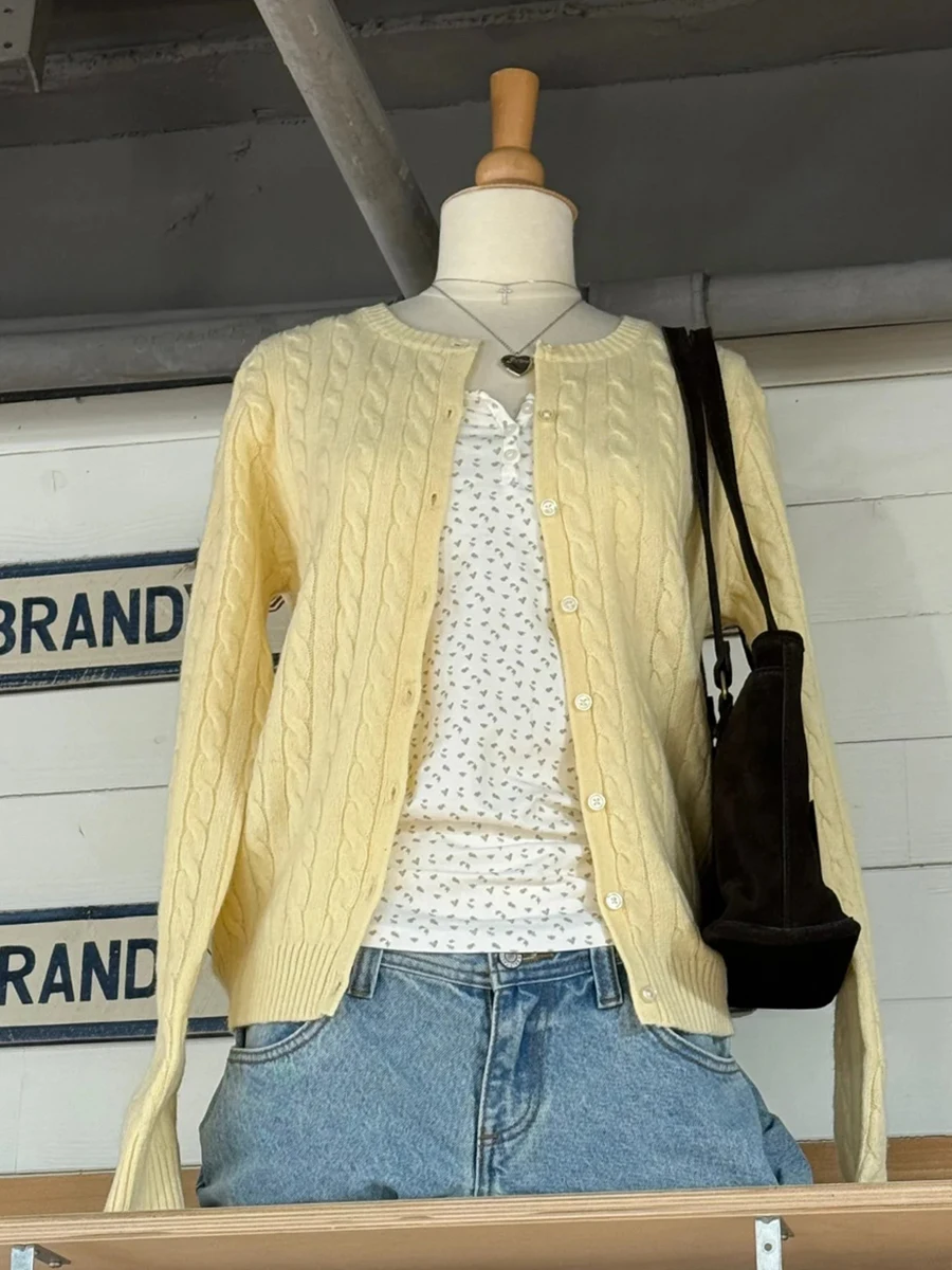 Twisted Flower Yellow Cardigan Women Cotton O-neck Single Breasted Long Sleeve Knitwear Autumn Solid All-match Sweet Sweater New
Twisted Flower Yellow Cardigan Women Cotton O-neck Single Breasted Long Sleeve Knitwear Autumn Solid All-match Sweet Sweater New