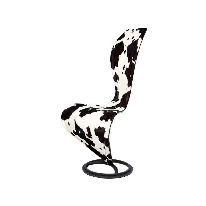 Creative special-shaped Italian S Chair S-shaped restaurant backrest dining chair negotiation chair
Creative special-shaped Italian S Chair S-shaped restaurant backrest dining chair negotiation chair