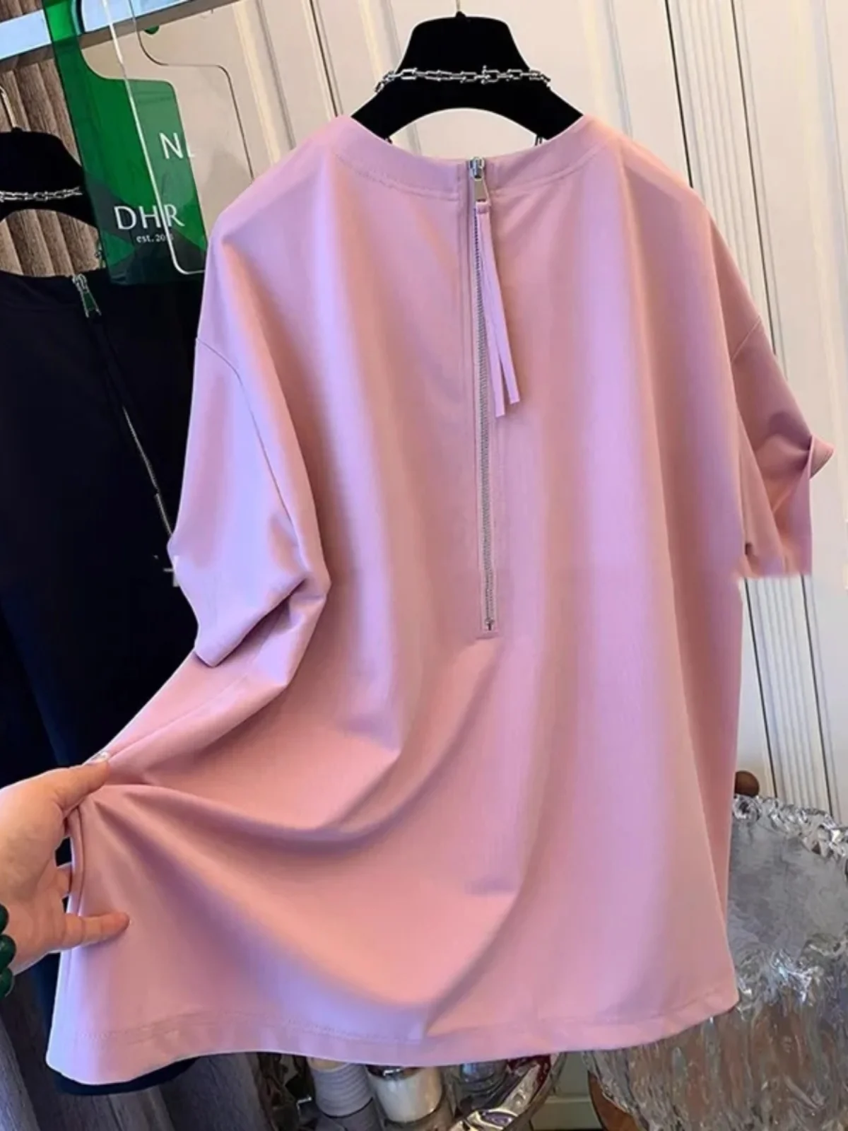 plus Size Women's T-Shirt Zipper Back Short Sleeve Loose Casual Top Summer Loose Meat Covering Casual Top Female Large Size
plus Size Women's T-Shirt Zipper Back Short Sleeve Loose Casual Top Summer Loose Meat Covering Casual Top Female Large Size