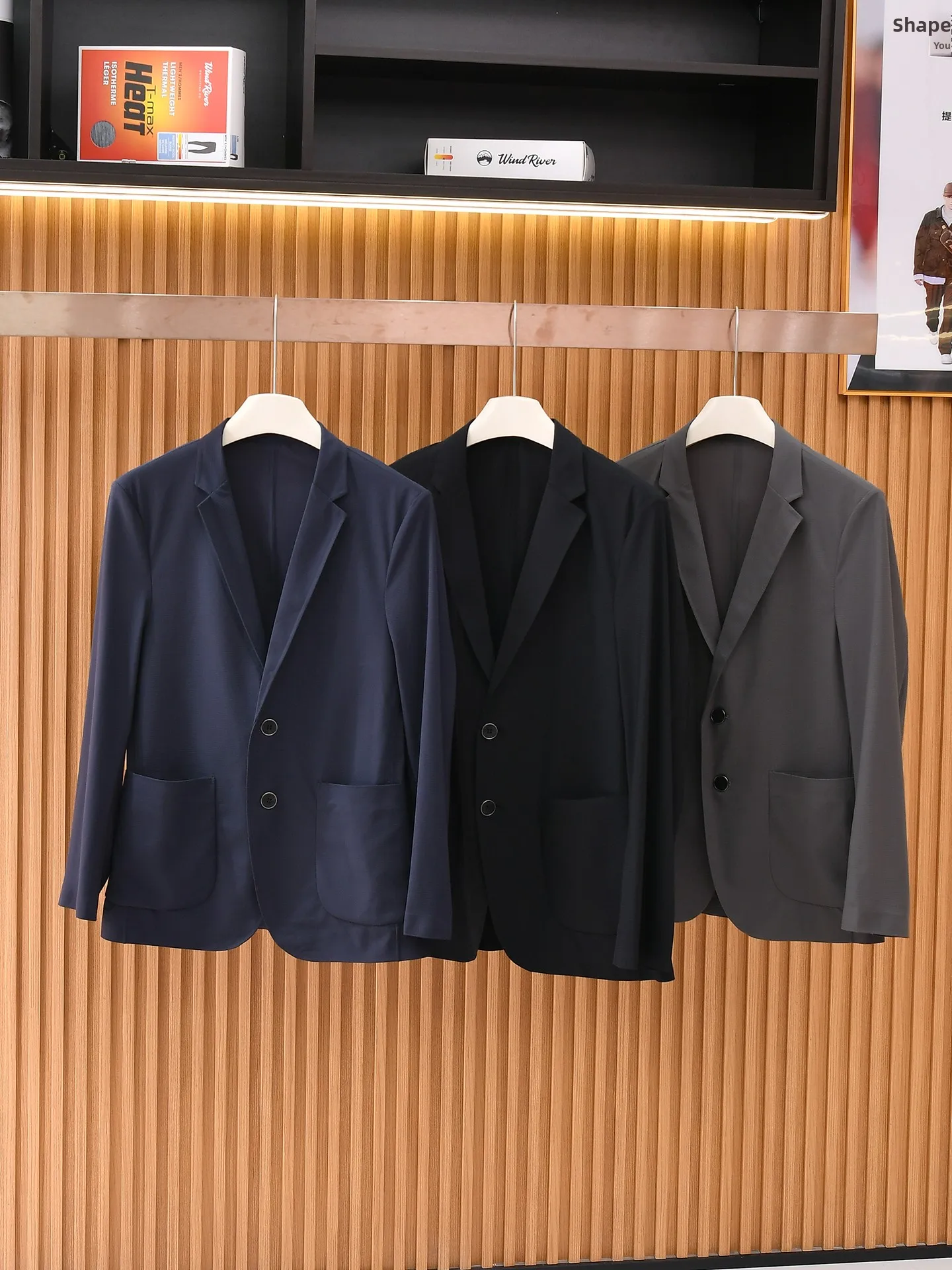 Ice Silk Business Casual Men's Suit Summer Breathable Lightweight Long Sleeve Fashion Urban Style No-Pocket Flat Collar Jacket
Ice Silk Business Casual Men's Suit Summer Breathable Lightweight Long Sleeve Fashion Urban Style No-Pocket Flat Collar Jacket