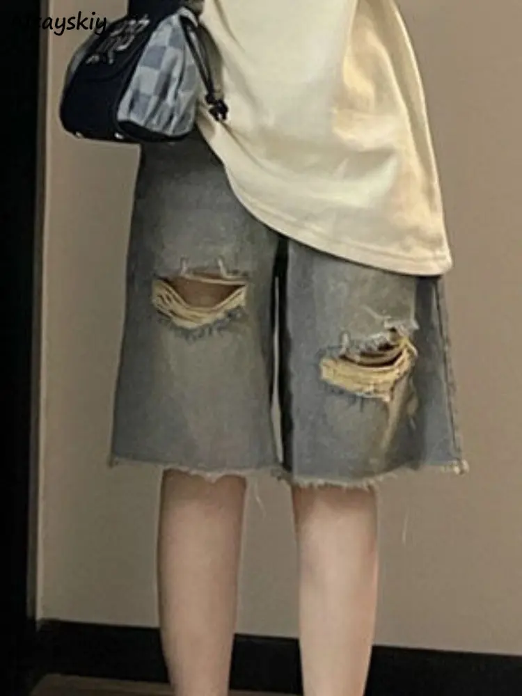 Shorts Women Hole Loose Harajuku Simple Distressed Streetwear Students Popular Leisure Summer Holiday Solid Retro Design Fashion
Shorts Women Hole Loose Harajuku Simple Distressed Streetwear Students Popular Leisure Summer Holiday Solid Retro Design Fashion