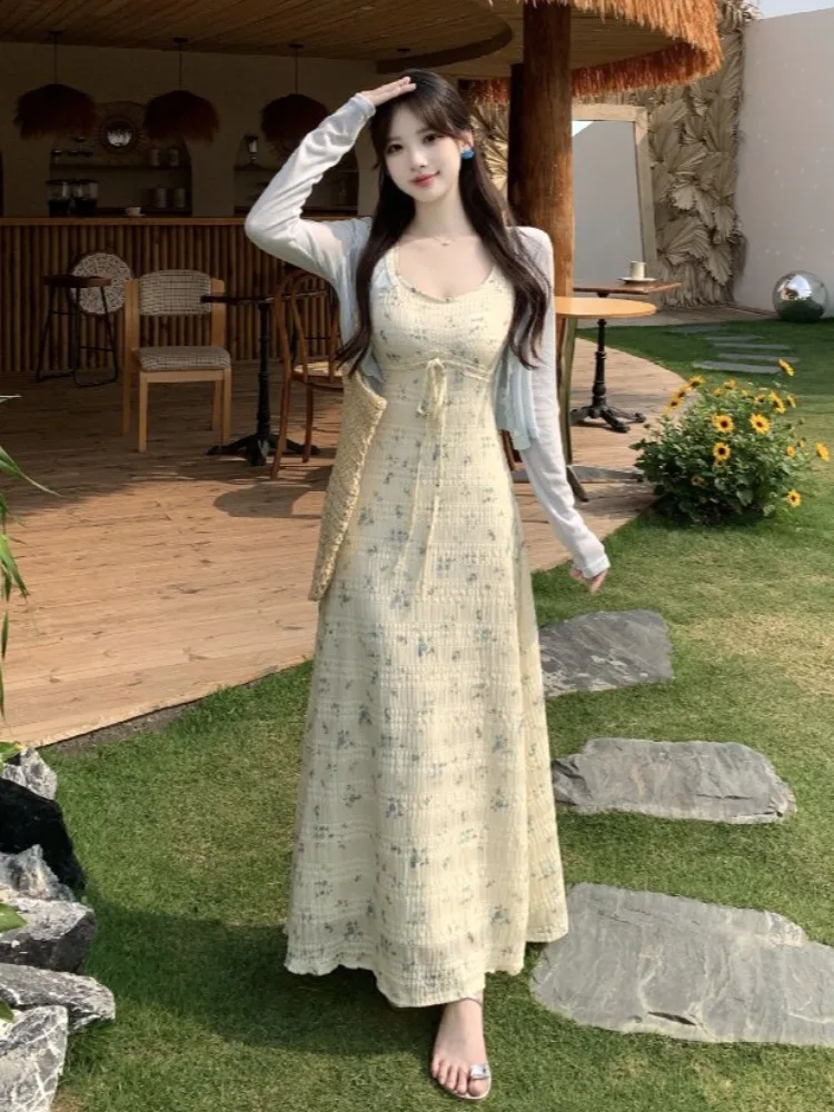 plus Size Summer Floral Print Gentle Strap Dress Women's Fashion Set Sun Protection Cardigan Casual Style Two-Piece Suit
plus Size Summer Floral Print Gentle Strap Dress Women's Fashion Set Sun Protection Cardigan Casual Style Two-Piece Suit