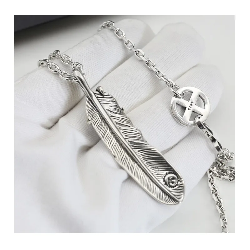 Japan Takahashi'Goro Gold Eagle Claw Feather Leaf Pendant Necklace Japanese Old Retro Trend Versatile
Japan Takahashi'Goro Gold Eagle Claw Feather Leaf Pendant Necklace Japanese Old Retro Trend Versatile