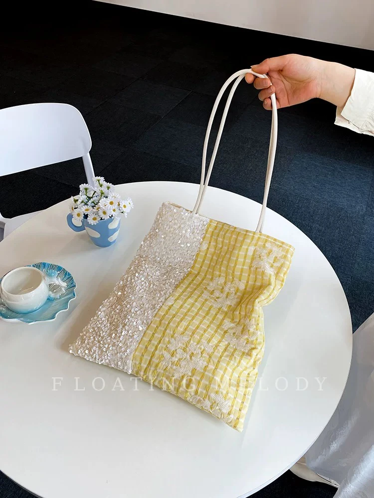 Korean Spring/Summer Girl Yellow Blue Checkered Embroidered Single Shoulder Handbag Color Blocked Bags
Korean Spring/Summer Girl Yellow Blue Checkered Embroidered Single Shoulder Handbag Color Blocked Bags