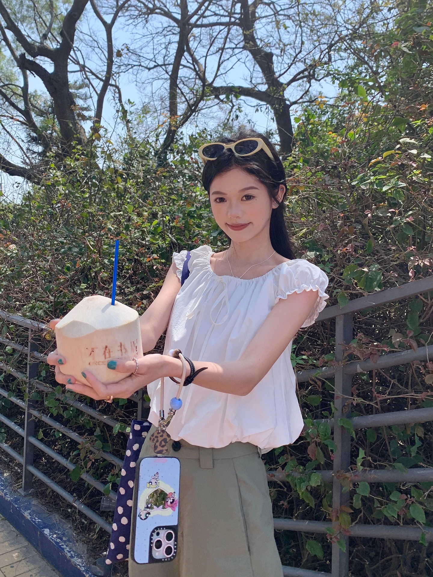 Sweet Style One-Shoulder Loose Women's Shirt Spring Summer Cotton Blend Floral Trim Bubble Sleeve Slimming Top Cheeset Bunny
Sweet Style One-Shoulder Loose Women's Shirt Spring Summer Cotton Blend Floral Trim Bubble Sleeve Slimming Top Cheeset Bunny