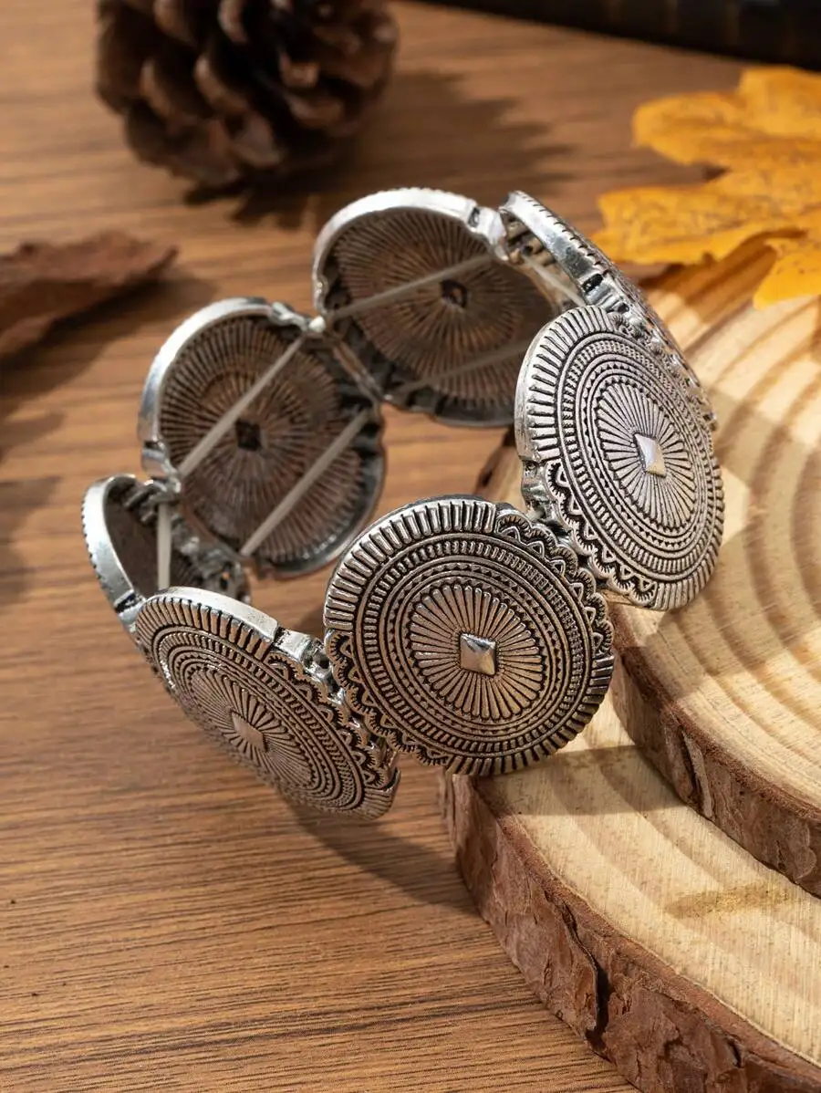 Antique Silver Tone Zinc Alloy Elastic Bracelet With Bohemian Western Geometric Engraving For Casual Autumn Winter Wear
Antique Silver Tone Zinc Alloy Elastic Bracelet With Bohemian Western Geometric Engraving For Casual Autumn Winter Wear
