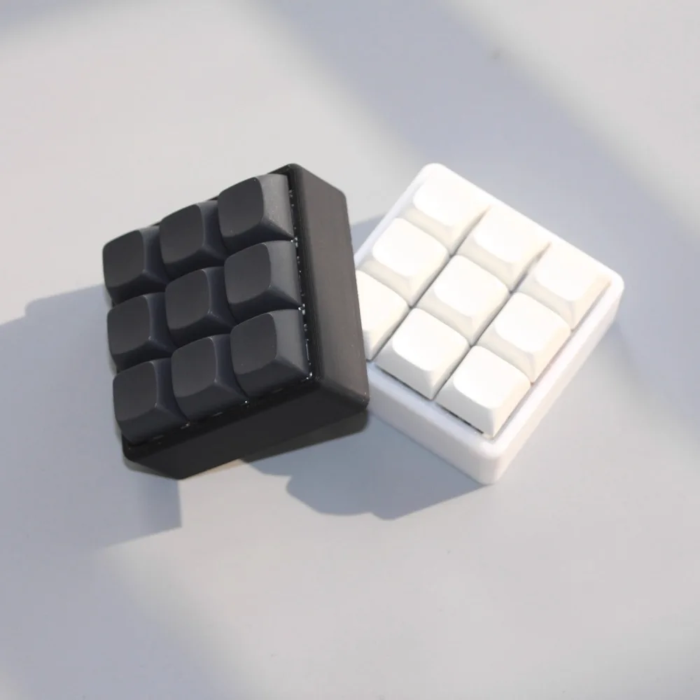 CV09 9 keys customized DIY keypad QMKVIA keyboard full-key hot-swappable RGB custom wired no data cable Good feel high quality
CV09 9 keys customized DIY keypad QMKVIA keyboard full-key hot-swappable RGB custom wired no data cable Good feel high quality