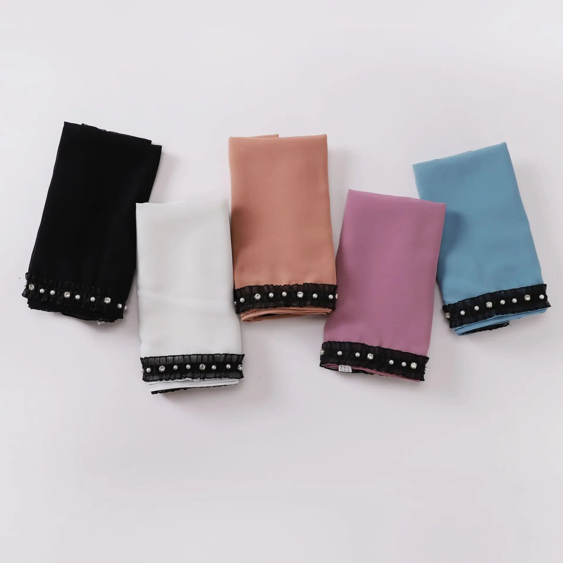 90*90cm Pearl Chiffon Square Scarf Beaded Headscarf Women Muslim Hijab Turban Bandanas Headband Bufanda Kerchief Turbante Mujer
90*90cm Pearl Chiffon Square Scarf Beaded Headscarf Women Muslim Hijab Turban Bandanas Headband Bufanda Kerchief Turbante Mujer
