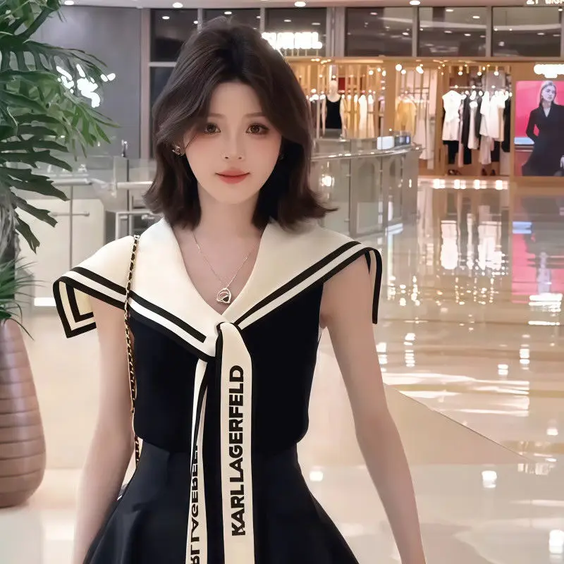 Top Navy Neck Sleeveless Sweater For Women Summer New Style High-End Temperament Pure Hot Girl Sexy Top
Top Navy Neck Sleeveless Sweater For Women Summer New Style High-End Temperament Pure Hot Girl Sexy Top