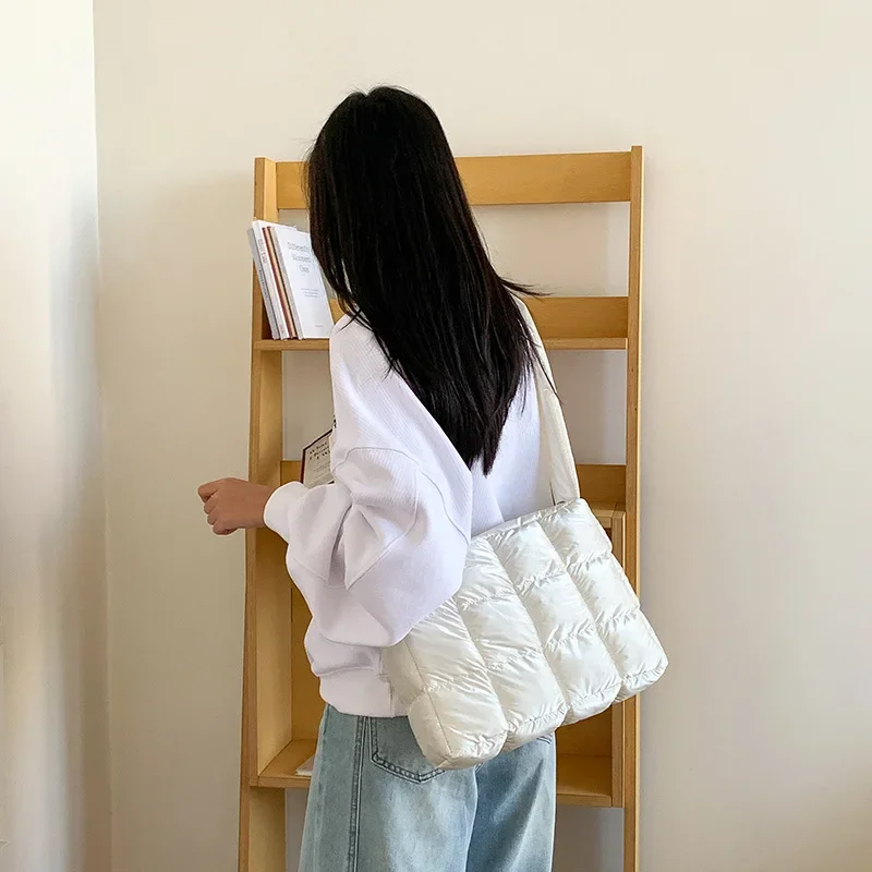 Women's Tote Bag Leisure Fashion Commuting Shoulder Bag Simple Mommy Go Out Messenger Bag Large Capacity Travel Fitness Handbag
Women's Tote Bag Leisure Fashion Commuting Shoulder Bag Simple Mommy Go Out Messenger Bag Large Capacity Travel Fitness Handbag