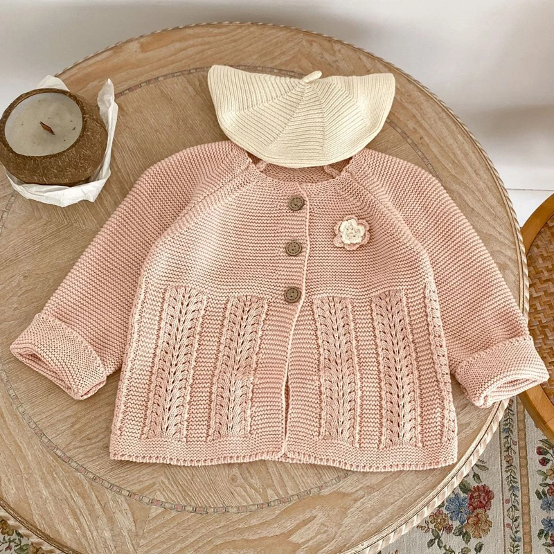 New autumn baby clothing, 0-3 year old female baby, handmade flower knitted sweater jacket
New autumn baby clothing, 0-3 year old female baby, handmade flower knitted sweater jacket