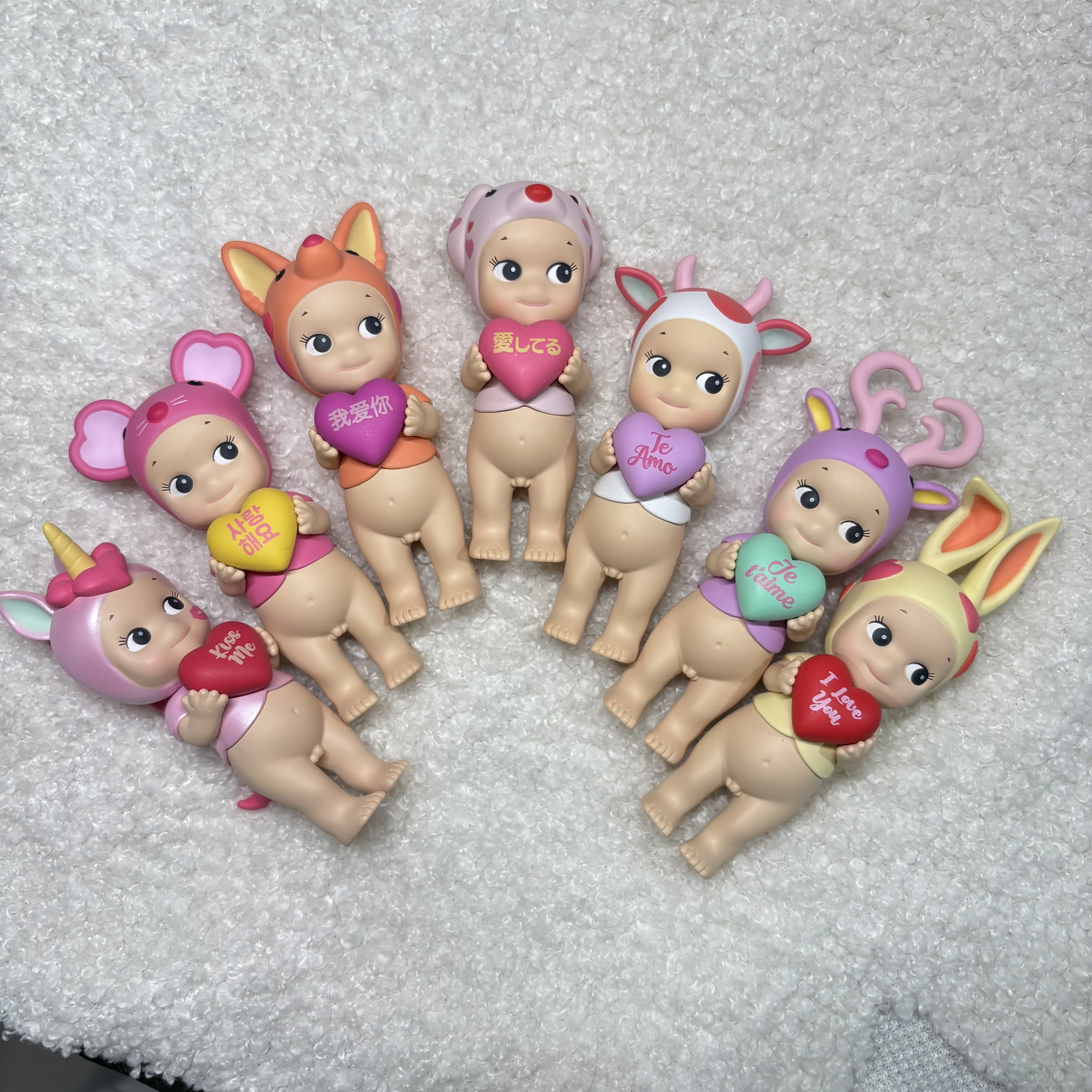 Sonny Angel Mini Message of Love Serries Олень Кролик Фенек Лиса Мышь Корова Далматин Слепая коробка Без коробки Без сумки
Sonny Angel Mini Message of Love Serries Олень Кролик Фенек Лиса Мышь Корова Далматин Слепая коробка Без коробки Без сумки