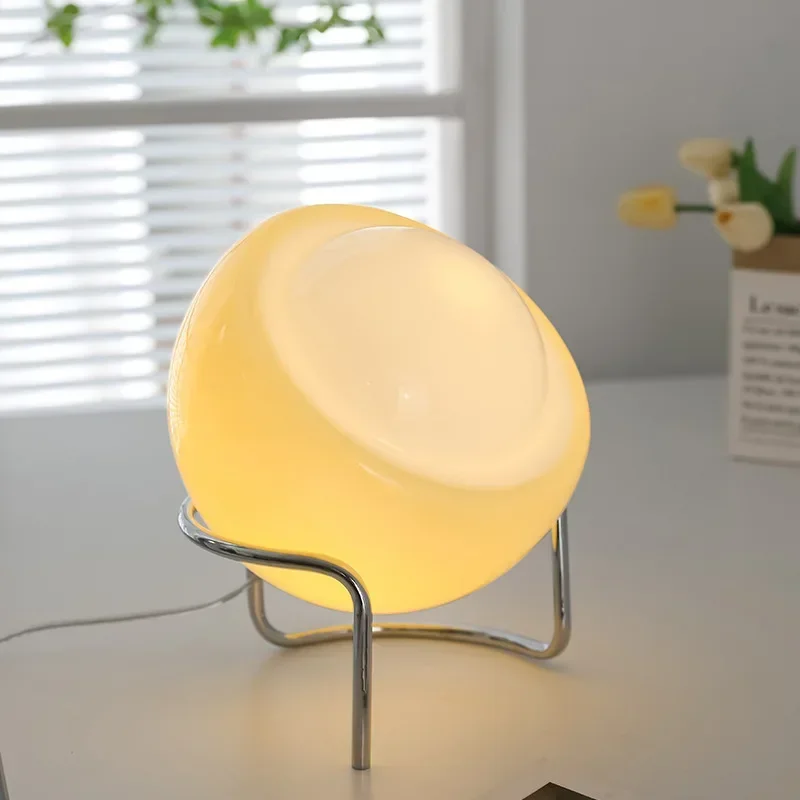 Japanese Egg Tart Glass Table Lamps Nordic Modern Bedroom Bedside Living Room Home Decor Desk Lamp Atmosphere LED Lights
Japanese Egg Tart Glass Table Lamps Nordic Modern Bedroom Bedside Living Room Home Decor Desk Lamp Atmosphere LED Lights