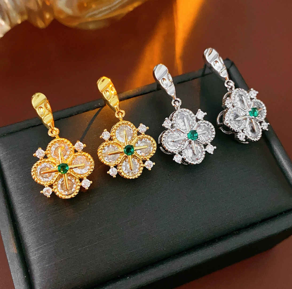 Luxury French style ear earrings versatile super flashy high-touch ear accessories 2025 new earrings and fine ear studs
Luxury French style ear earrings versatile super flashy high-touch ear accessories 2025 new earrings and fine ear studs