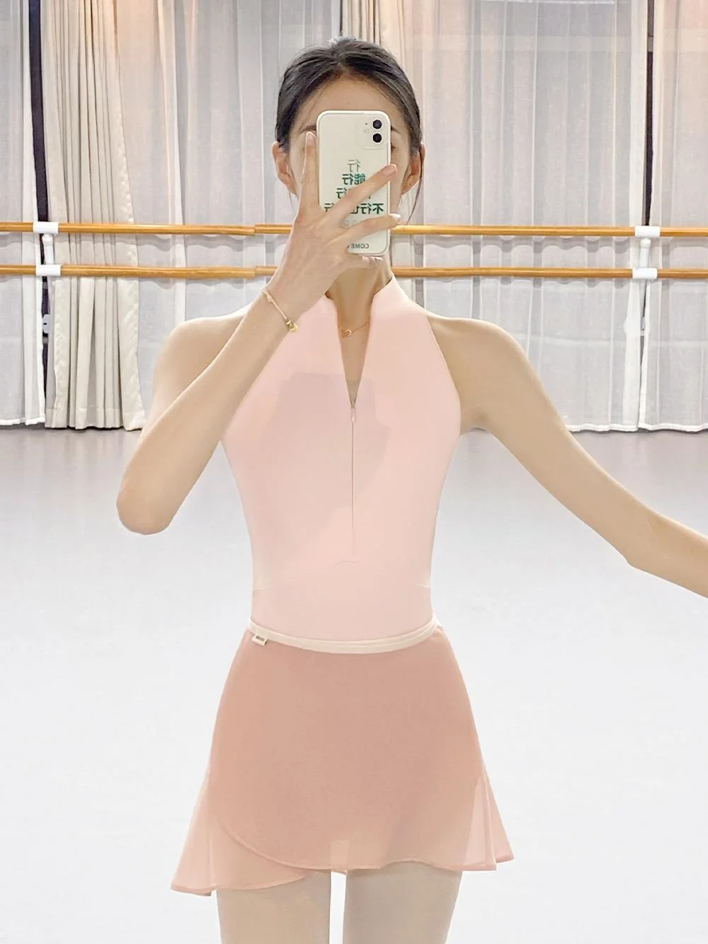 Vonsu High-End Ballet Gymnastics Suit Embroidered Bal Yoga Clothes Performance New Sle One-Piece Dance Fitn Apparel
Vonsu High-End Ballet Gymnastics Suit Embroidered Bal Yoga Clothes Performance New Sle One-Piece Dance Fitn Apparel