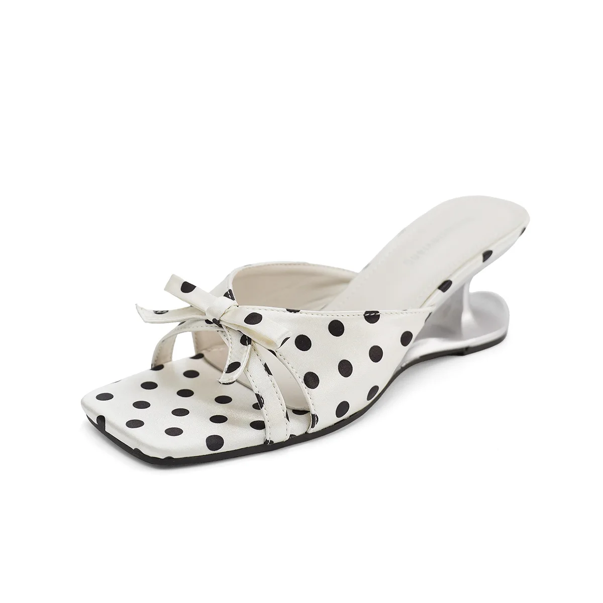 High end butterfly bow polka dot irregular heel sandals 2026 summer new style gentle matching skirt high heels slippers
High end butterfly bow polka dot irregular heel sandals 2026 summer new style gentle matching skirt high heels slippers