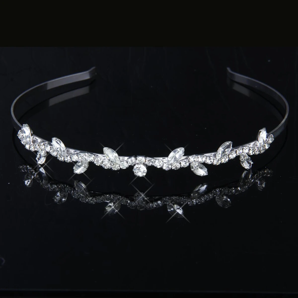 Charming Hairb 38cm 15cm Silver Alloy Rhinestone Wedding Party Hair Accessories Bridal Barrettes Prom Kids Adults Hair Care
Charming Hairb 38cm 15cm Silver Alloy Rhinestone Wedding Party Hair Accessories Bridal Barrettes Prom Kids Adults Hair Care