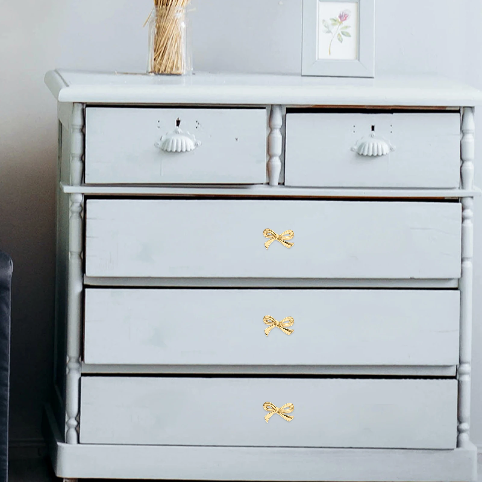 Brass Handles Cabinet Wardrobe Door Knob Vintage Pull Hardware Decorative Furniture Kitchen Bedroom Office Modern Style 
Brass Handles Cabinet Wardrobe Door Knob Vintage Pull Hardware Decorative Furniture Kitchen Bedroom Office Modern Style