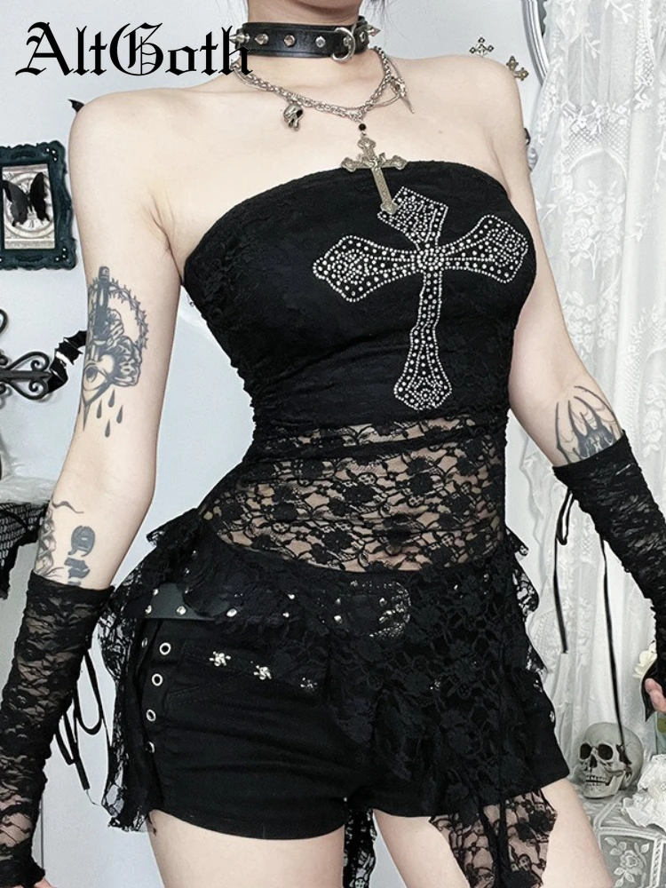 AltGoth Cyber Y2k Gothic Vest Women Dark Punk Streetwear Cross Diamond Printed Lace Patchwork Strapless Crop Tank Tops Female
AltGoth Cyber Y2k Gothic Vest Women Dark Punk Streetwear Cross Diamond Printed Lace Patchwork Strapless Crop Tank Tops Female