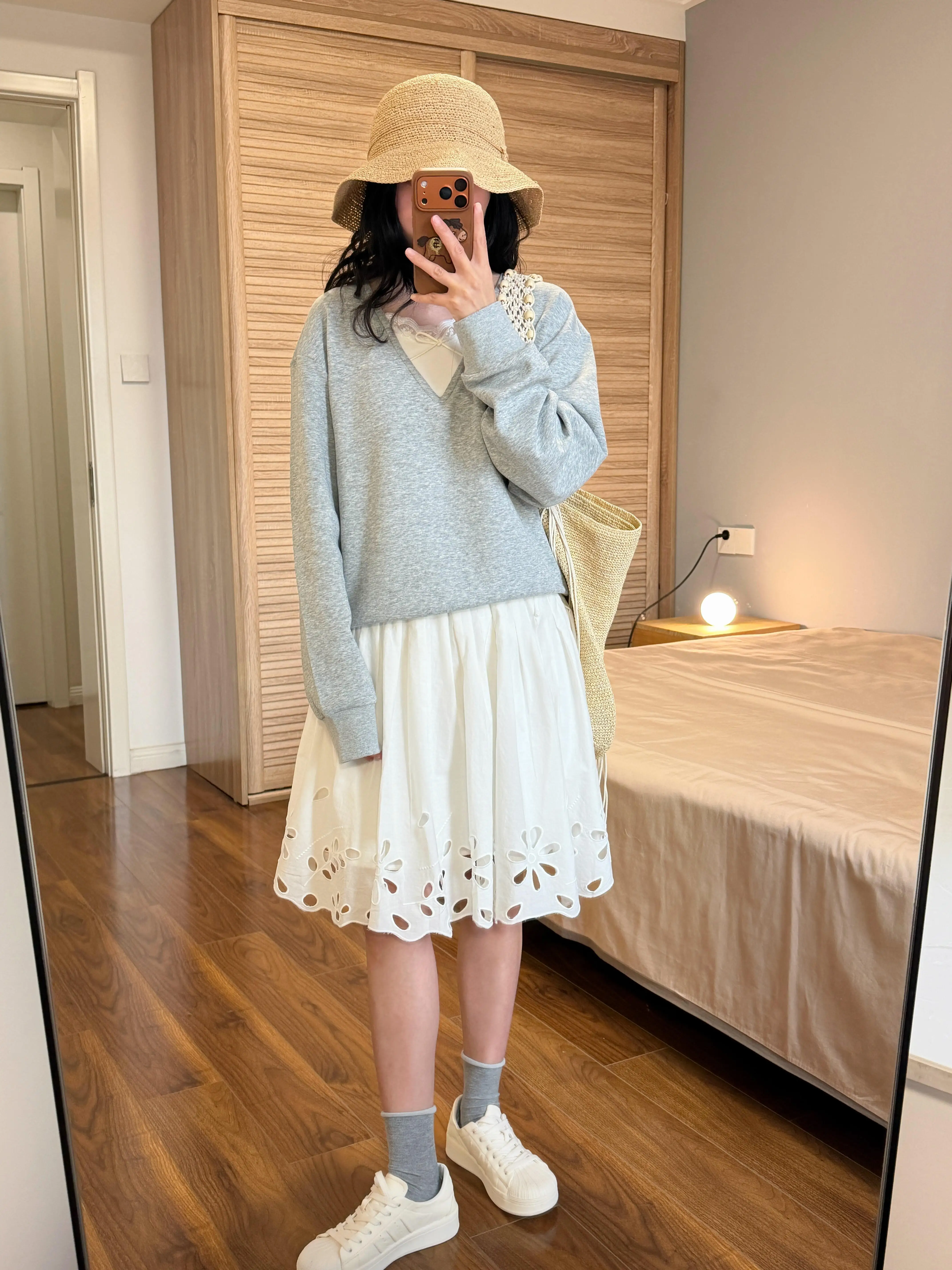 Retro White Embroidered Lace A-Line Skirt Women's Spring Summer New Style Slimming Pure Cotton Casual High Waist Skirt
Retro White Embroidered Lace A-Line Skirt Women's Spring Summer New Style Slimming Pure Cotton Casual High Waist Skirt