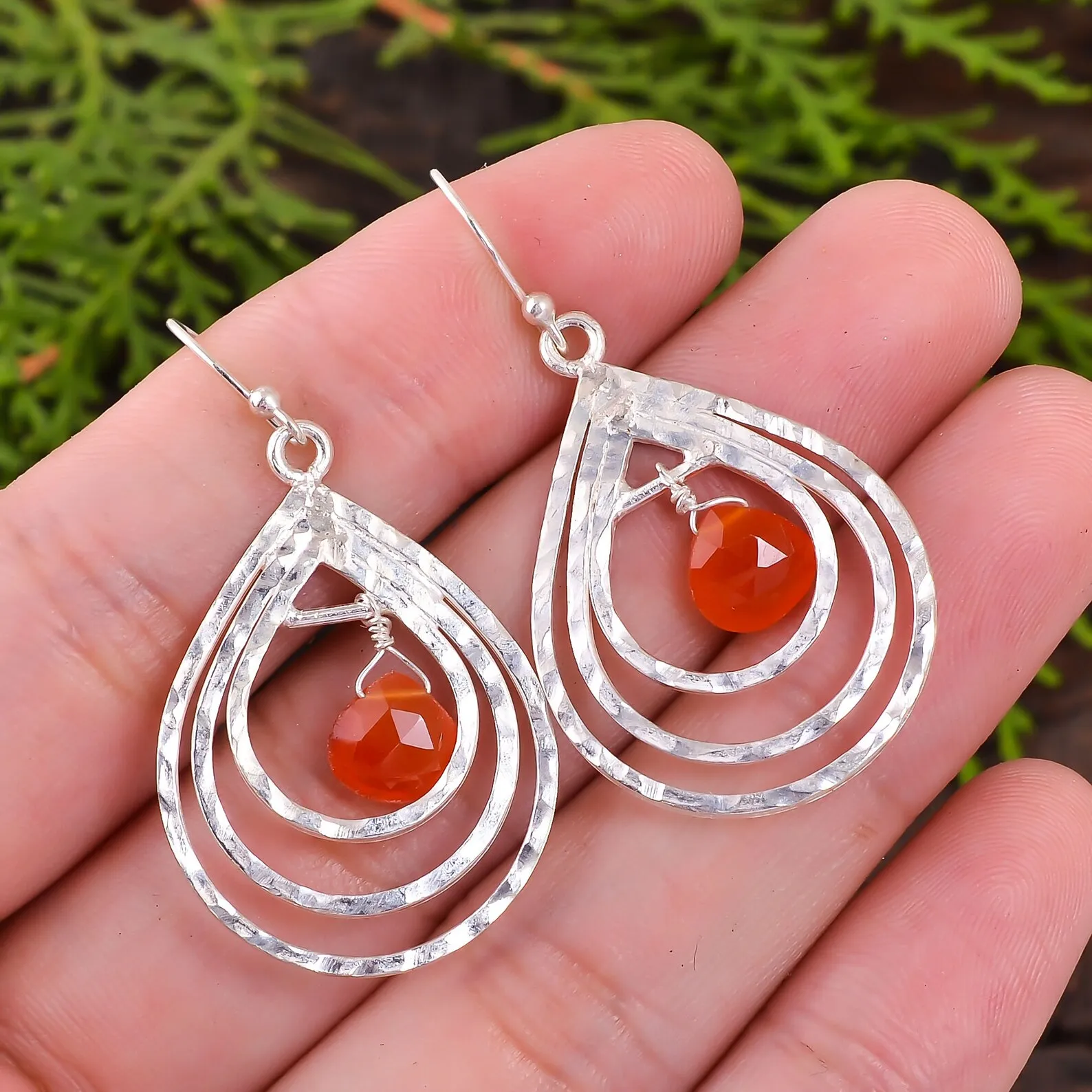 Orange drop and hanging earrings with beautiful agate gemstones, made of 925 sterling silver earrings, suitable for girls and wo
Orange drop and hanging earrings with beautiful agate gemstones, made of 925 sterling silver earrings, suitable for girls and wo