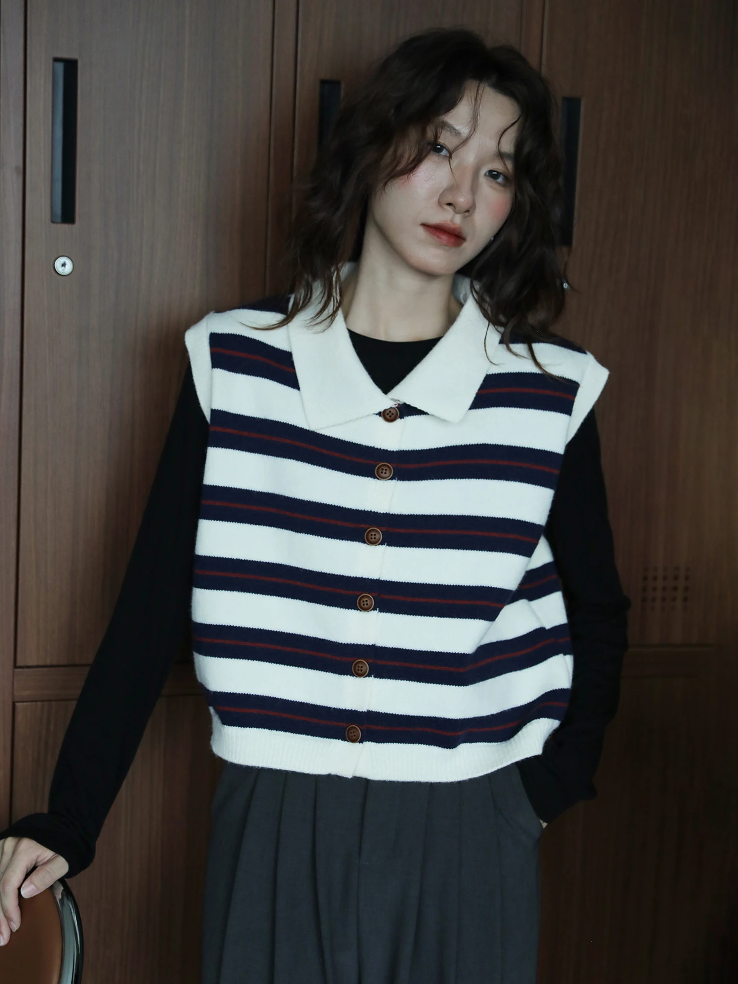 Retro Striped Collar Knitted Svel Vest Simple Design Unique Sle Open Cardigan Top Faionable Commute Wind
Retro Striped Collar Knitted Svel Vest Simple Design Unique Sle Open Cardigan Top Faionable Commute Wind