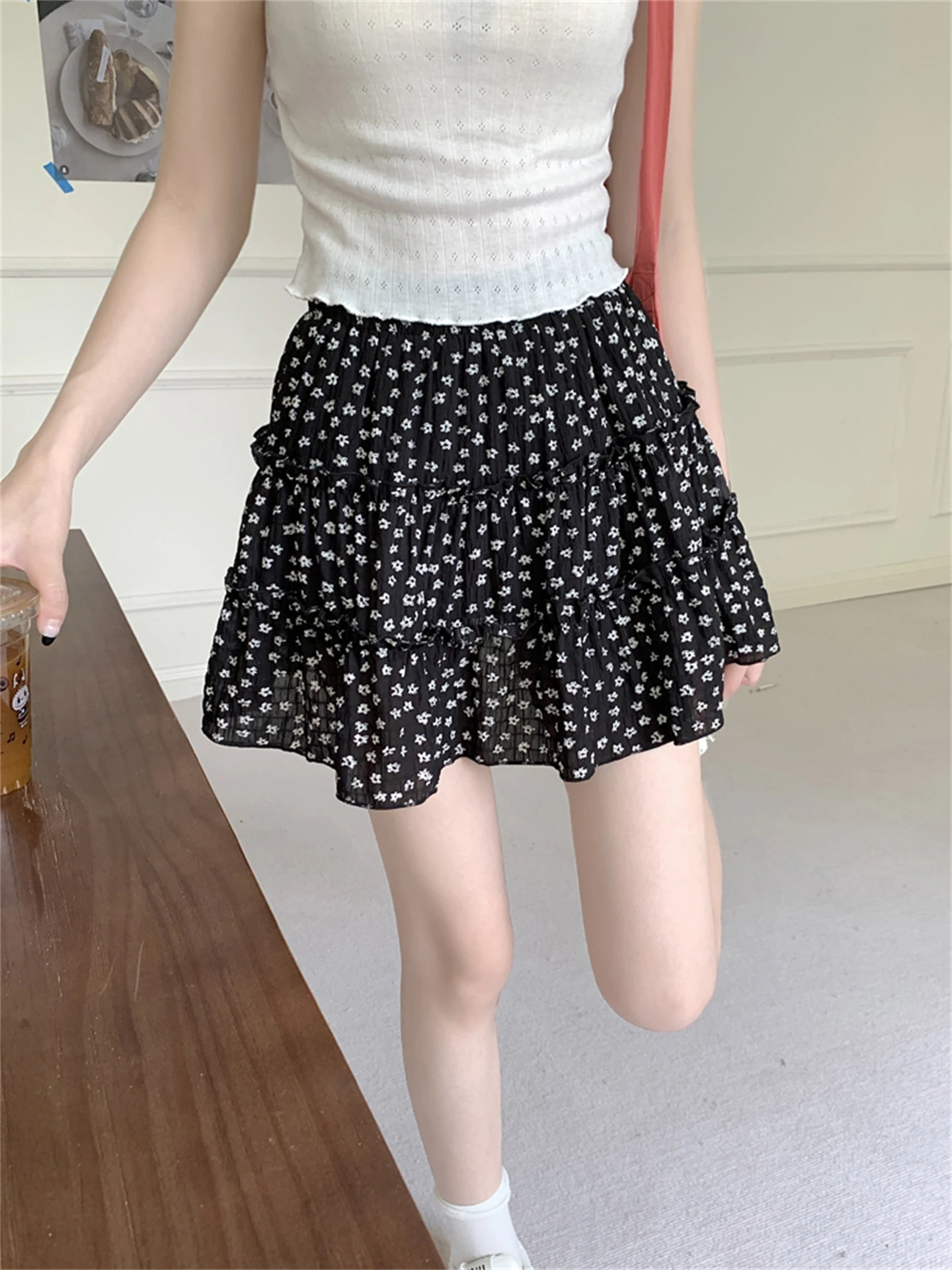 Floral Print A-Line Skirt High Waist Black Women's Spring New Style Korean Style Half-length Skirt Cake Skirt Fat Sister
Floral Print A-Line Skirt High Waist Black Women's Spring New Style Korean Style Half-length Skirt Cake Skirt Fat Sister