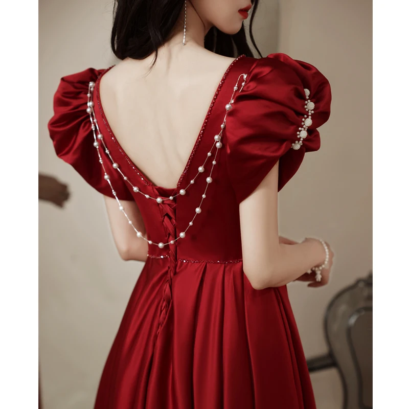 Red Wedding Dress Long Evening Gown for Bride Princess Run Away Suitability for Wedding Return Home Celebration Daily Wear
Red Wedding Dress Long Evening Gown for Bride Princess Run Away Suitability for Wedding Return Home Celebration Daily Wear