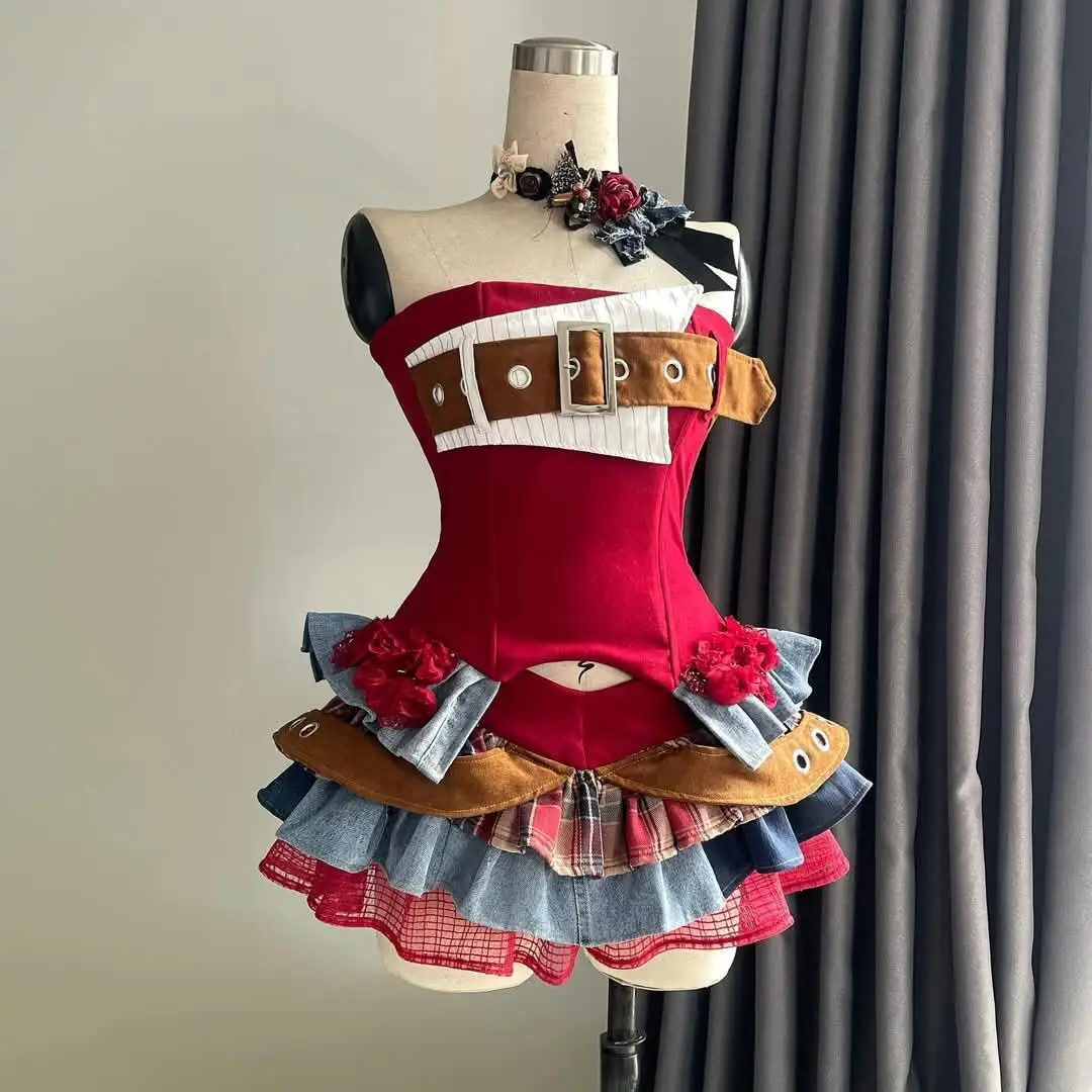 Fashionable Sweet Hot Girl Wear Red Stitching College Style Sexy Tube Top and Skirt Suit
Fashionable Sweet Hot Girl Wear Red Stitching College Style Sexy Tube Top and Skirt Suit