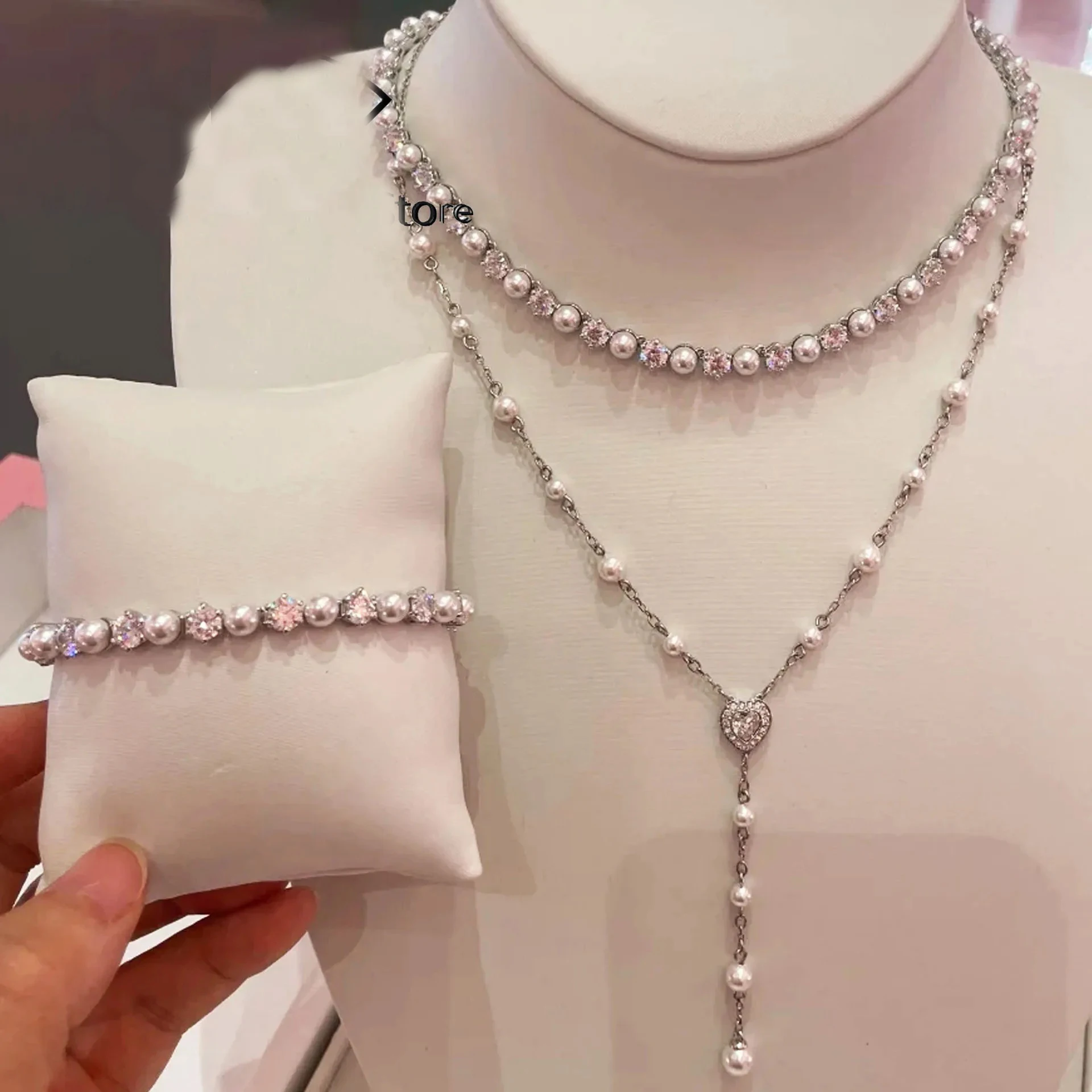 Original princess jewelry, pearls with crystals, lovely women's necklace, earring, bracelet, ring, high-end jewelry set, wedding
Original princess jewelry, pearls with crystals, lovely women's necklace, earring, bracelet, ring, high-end jewelry set, wedding