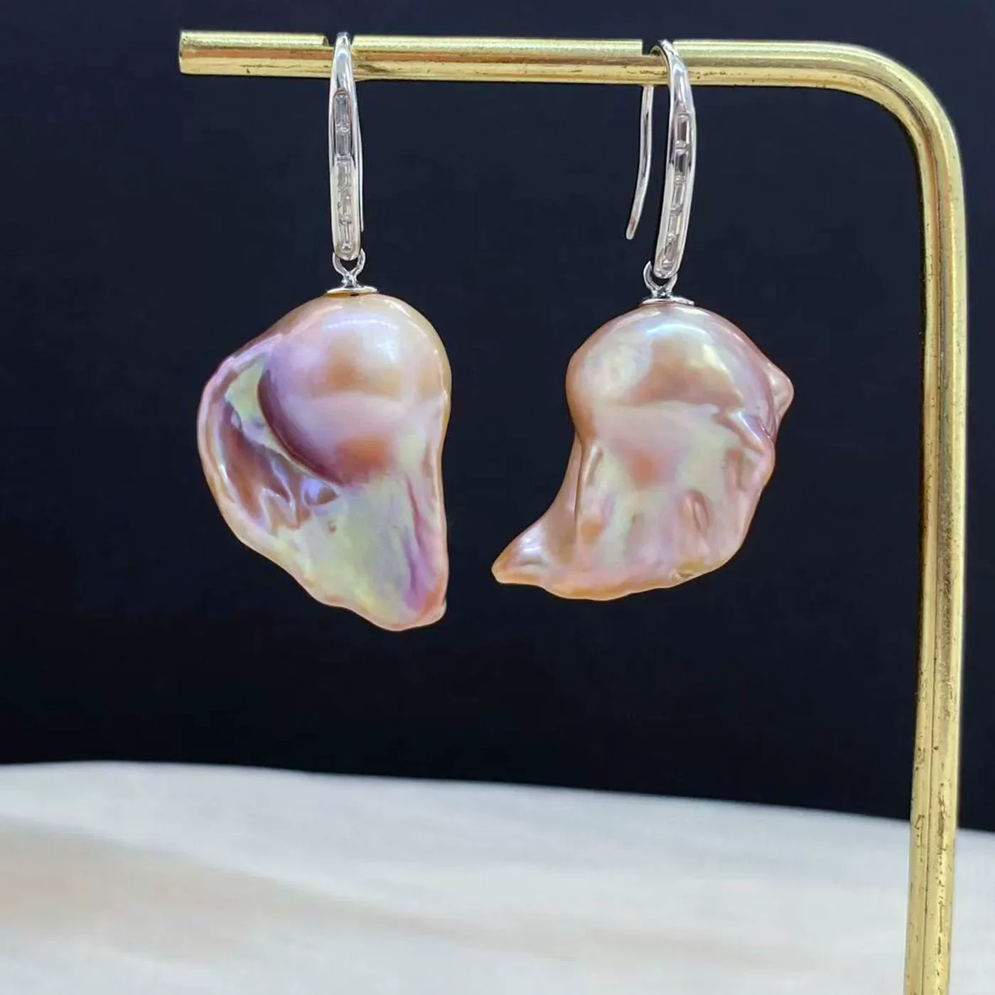 Natural Baroque Pearl Earrings Irregular Earrings Simple Fashion Earrings 925s/AAA14-20mm
Natural Baroque Pearl Earrings Irregular Earrings Simple Fashion Earrings 925s/AAA14-20mm