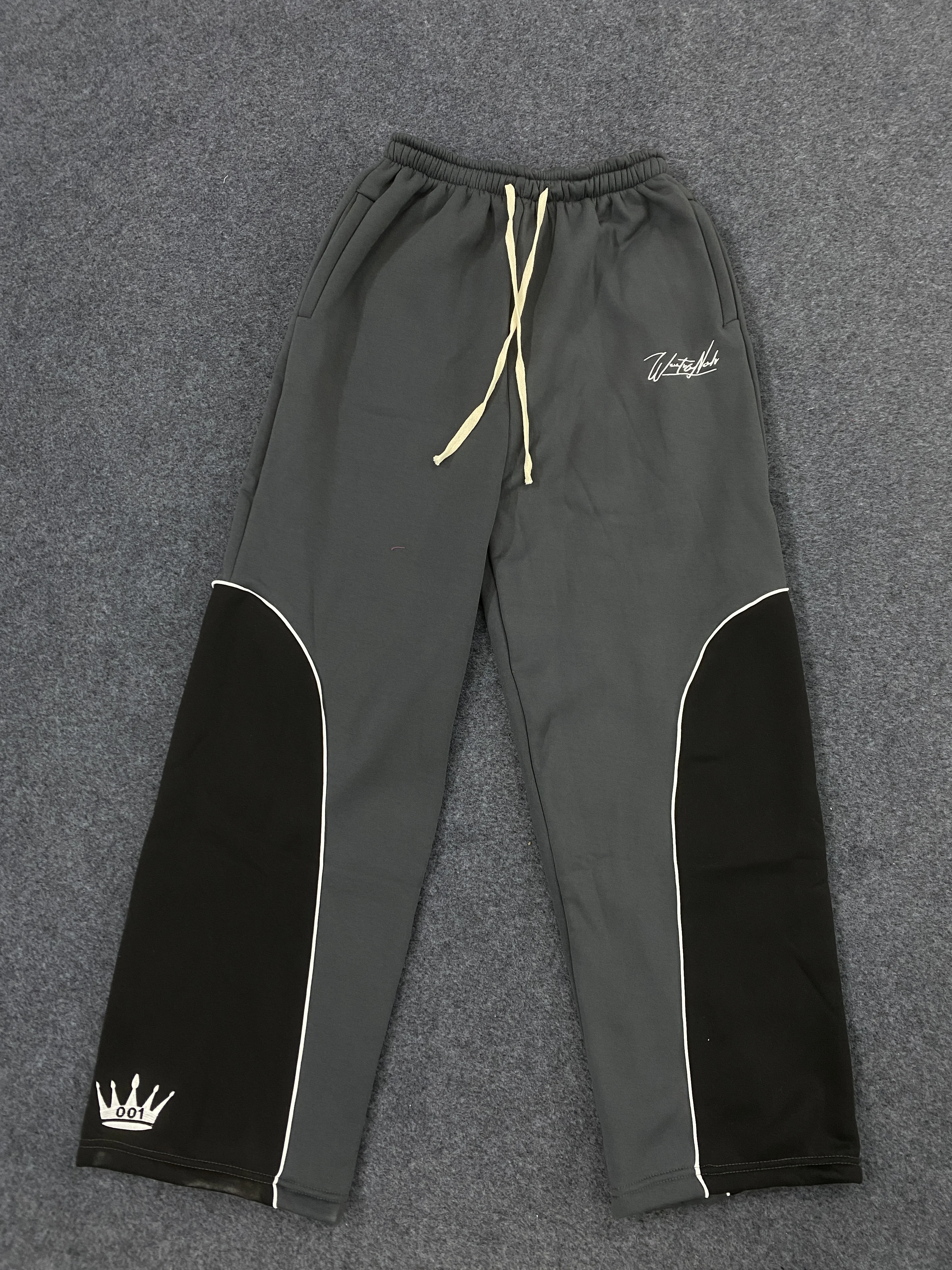 Trendy Wide Leg Sweatpants with Patchwork Letter Embroidery Drawstring Elastic Pockets American Style Sports Pants
Trendy Wide Leg Sweatpants with Patchwork Letter Embroidery Drawstring Elastic Pockets American Style Sports Pants