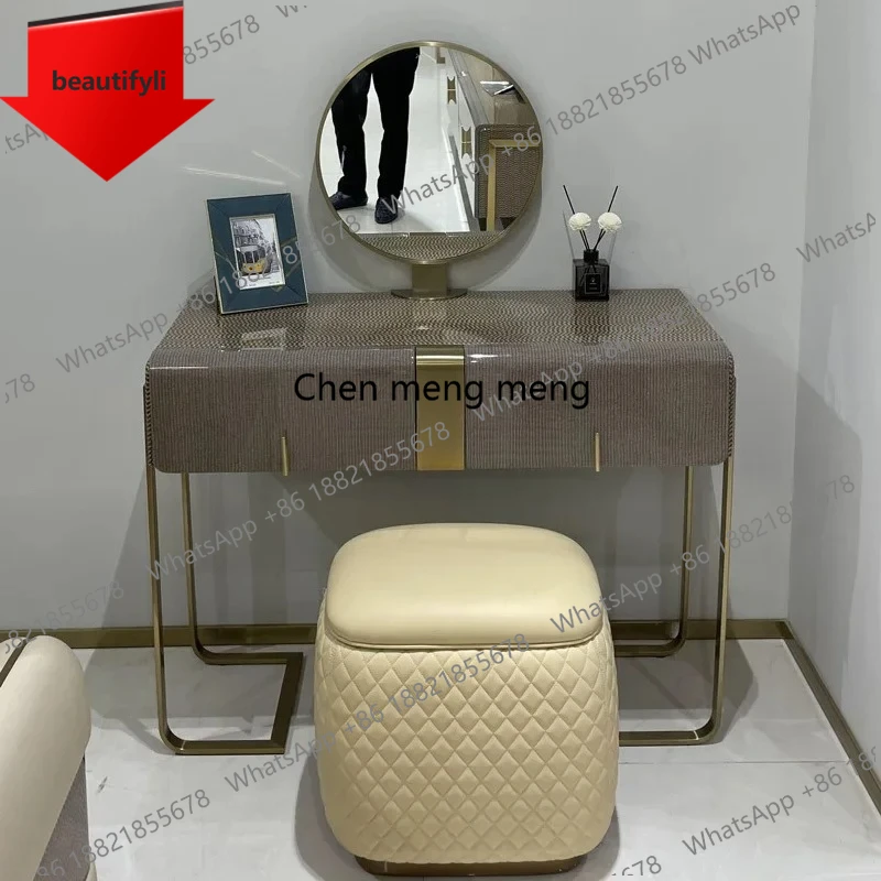 Туалетный столик Q181 в итальянском минималистичном стиле, с отделкой под металл, для макияжа
Туалетный столик Q181 в итальянском минималистичном стиле, с отделкой под металл, для макияжа