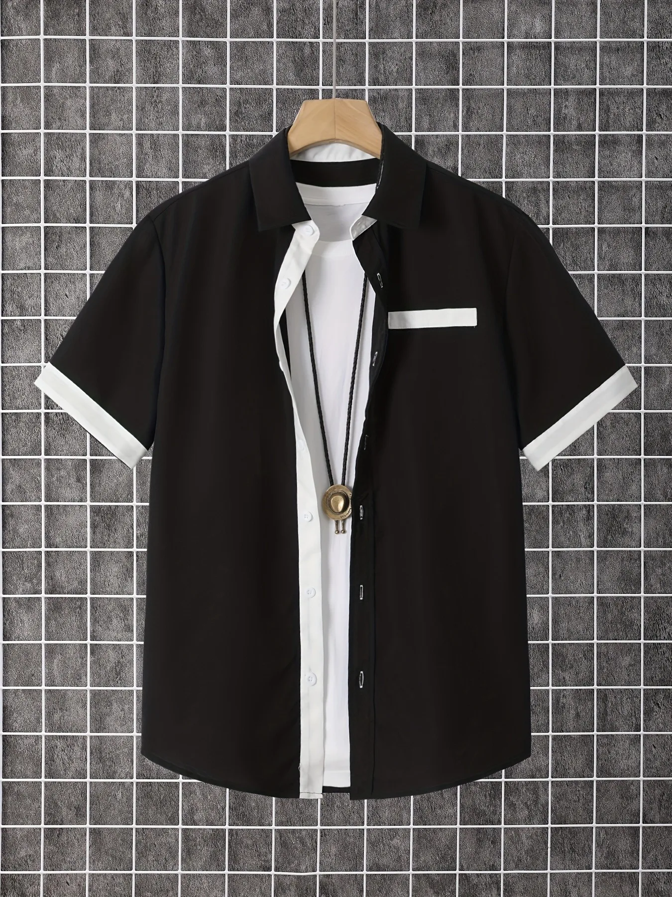 Men'S Casual Short-Sleeve Shirt Black White Color Block Button-Up Lapel Collar Summer Style Casual Attire Modern Casual Shirt
Men'S Casual Short-Sleeve Shirt Black White Color Block Button-Up Lapel Collar Summer Style Casual Attire Modern Casual Shirt