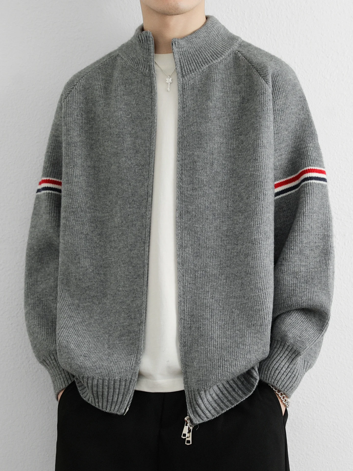 Thickened Stripe Color Block Knitted Cardigan Sweater Men's Style Autumn Winter American Style Stand Collar Cardigan Outerwear
Thickened Stripe Color Block Knitted Cardigan Sweater Men's Style Autumn Winter American Style Stand Collar Cardigan Outerwear