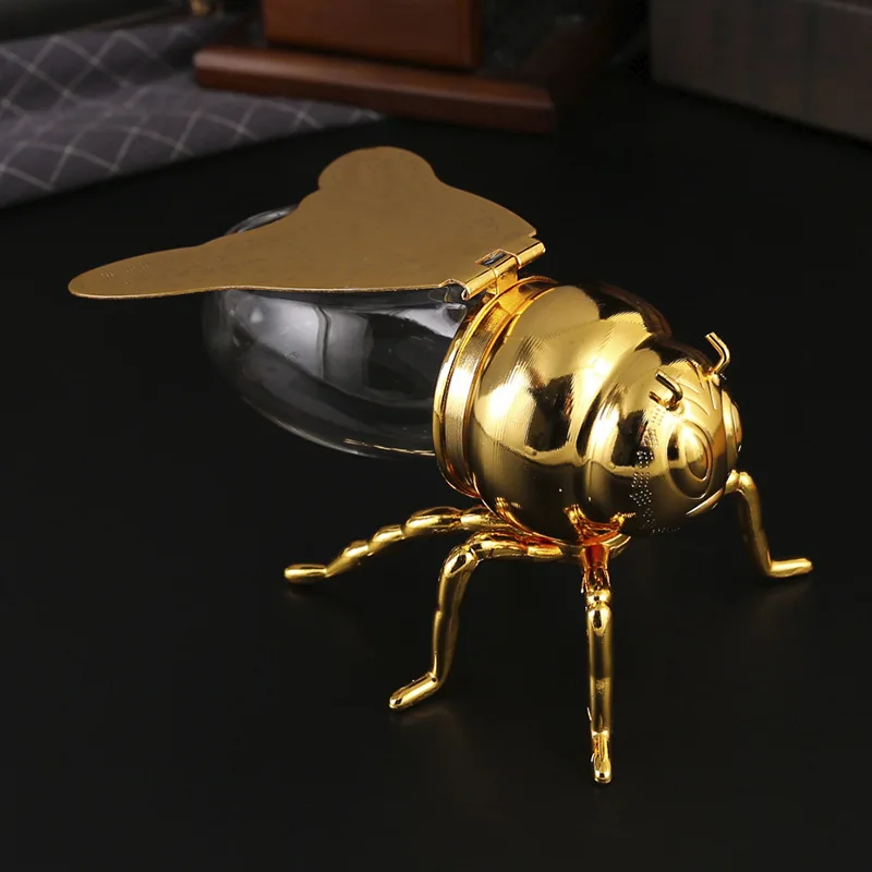 Little Bee Seasoning Box Golden Large Bee Sugar Cup Household European Kitchen Seasoning Box with Spoon Storage Jar High-end
Little Bee Seasoning Box Golden Large Bee Sugar Cup Household European Kitchen Seasoning Box with Spoon Storage Jar High-end