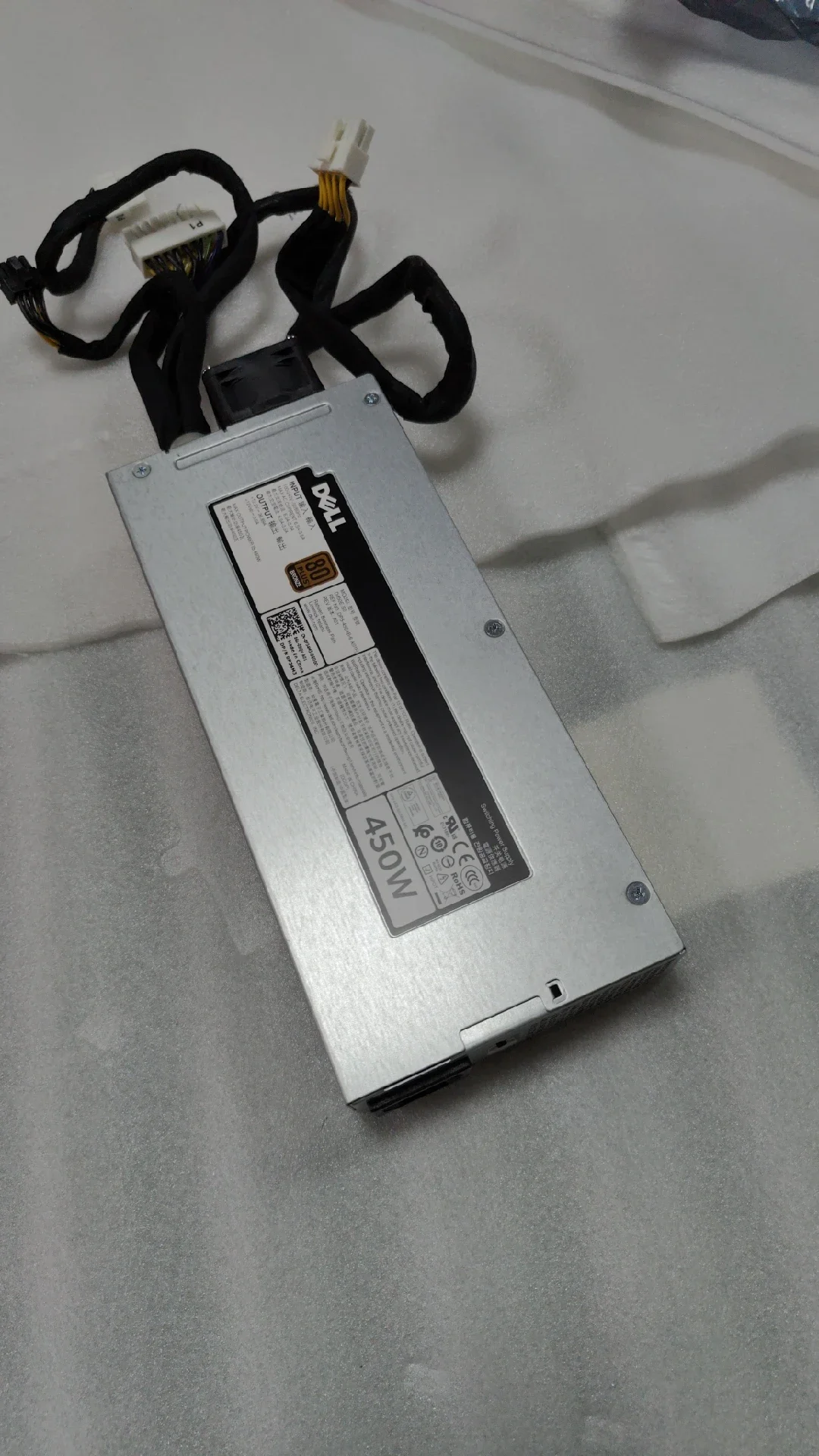 Новый источник питания холода R430 R440 450 Вт D450E-S0 с кабельным блоком питания P34M3
Новый источник питания холода R430 R440 450 Вт D450E-S0 с кабельным блоком питания P34M3